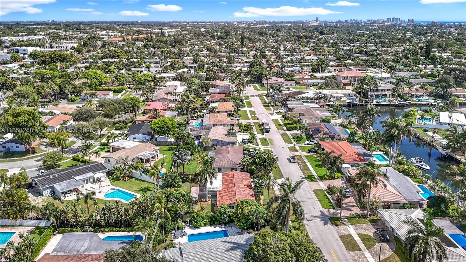 CORAL KEY VILLAS 2ND SEC - Residential