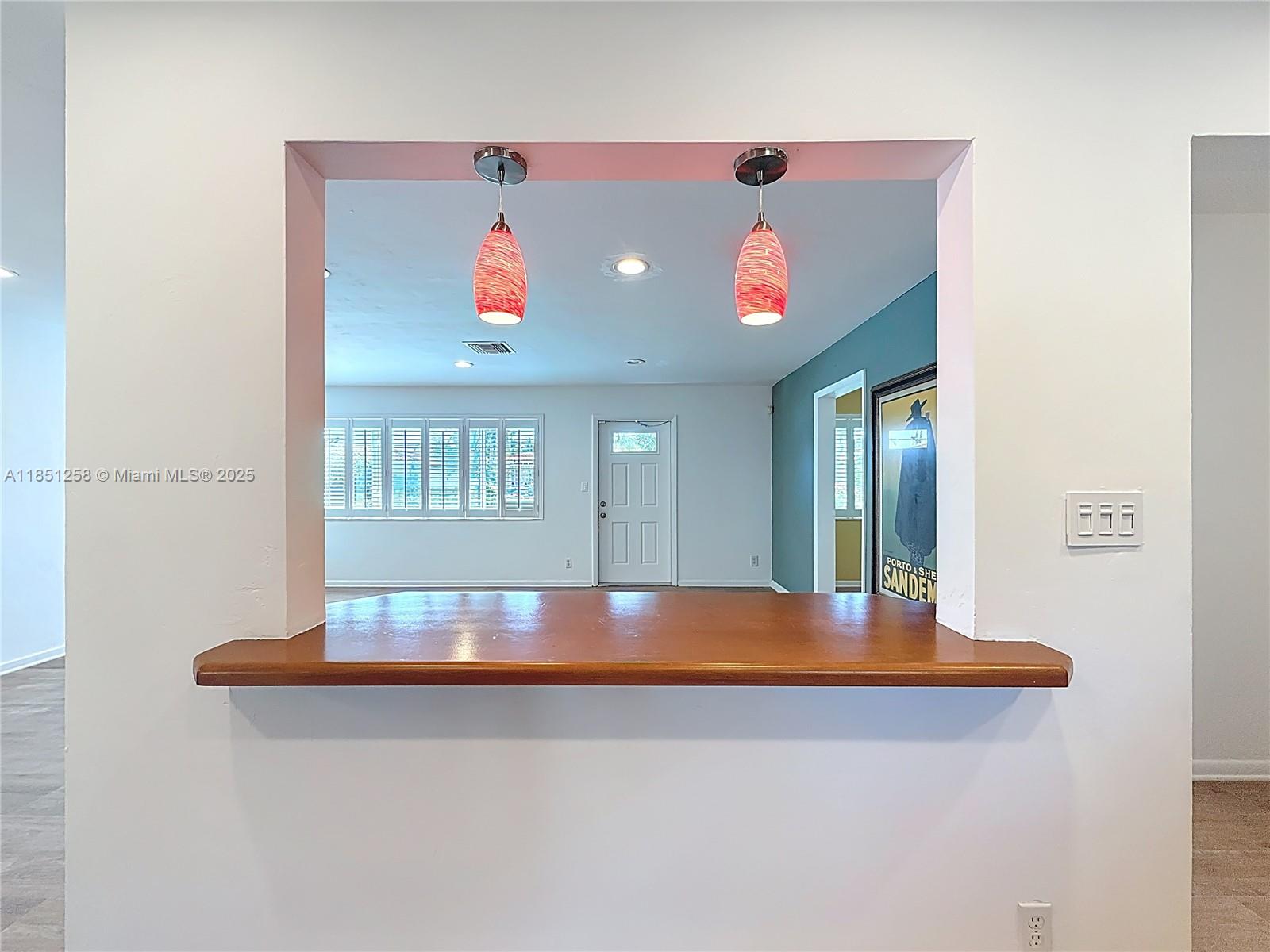 CORAL KEY VILLAS 2ND SEC - Residential