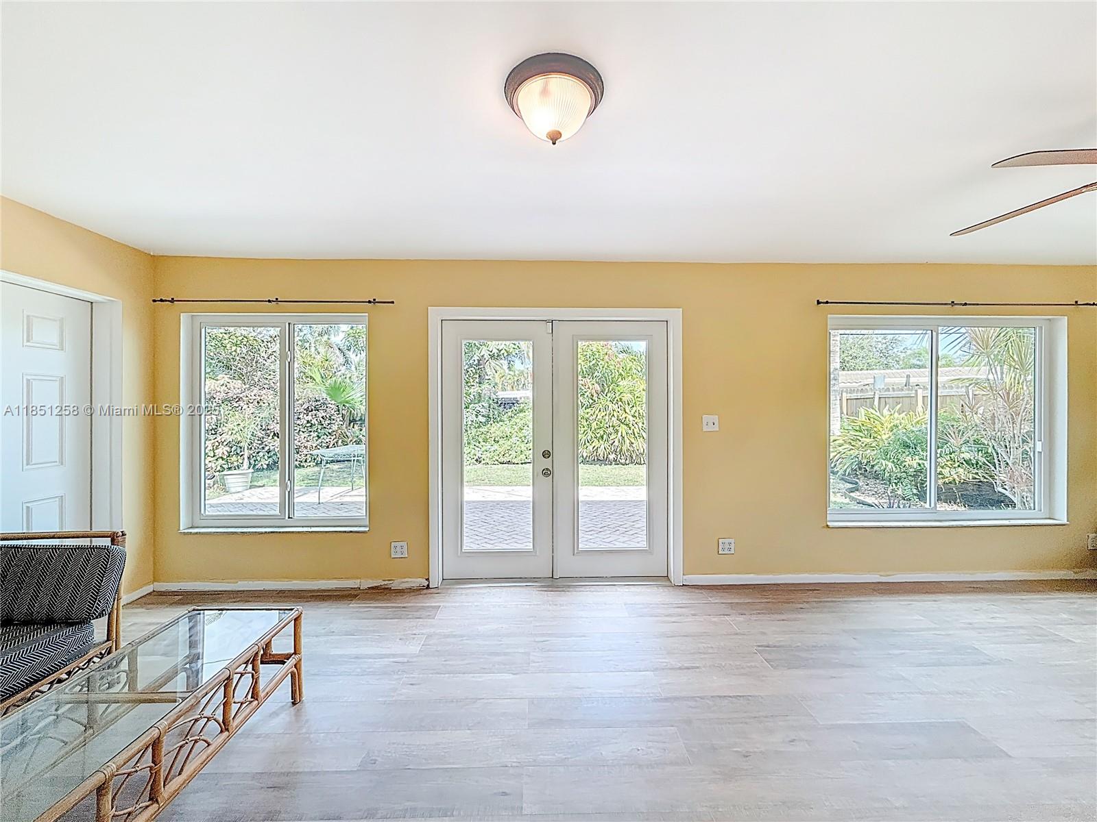 CORAL KEY VILLAS 2ND SEC - Residential