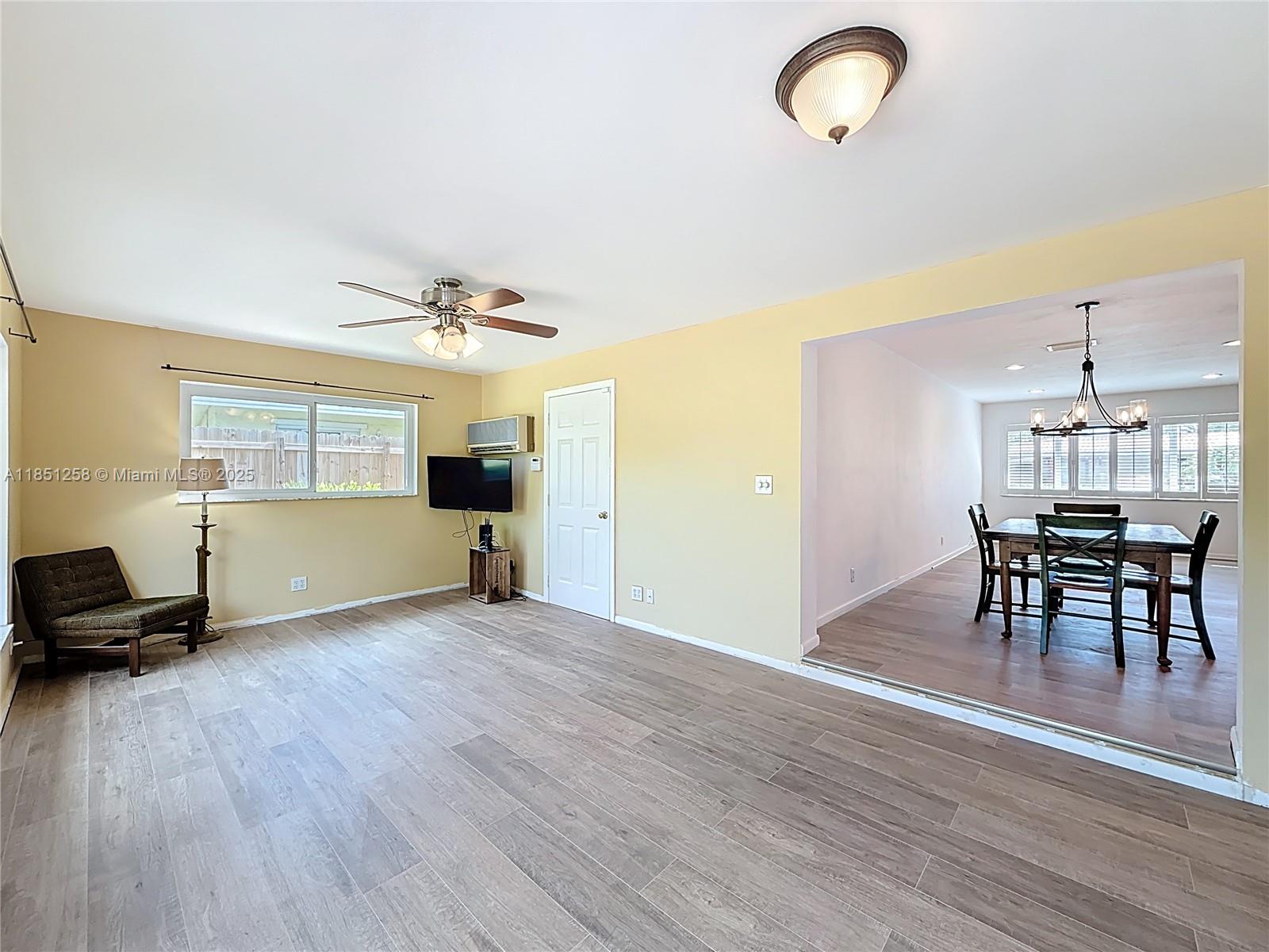 CORAL KEY VILLAS 2ND SEC - Residential