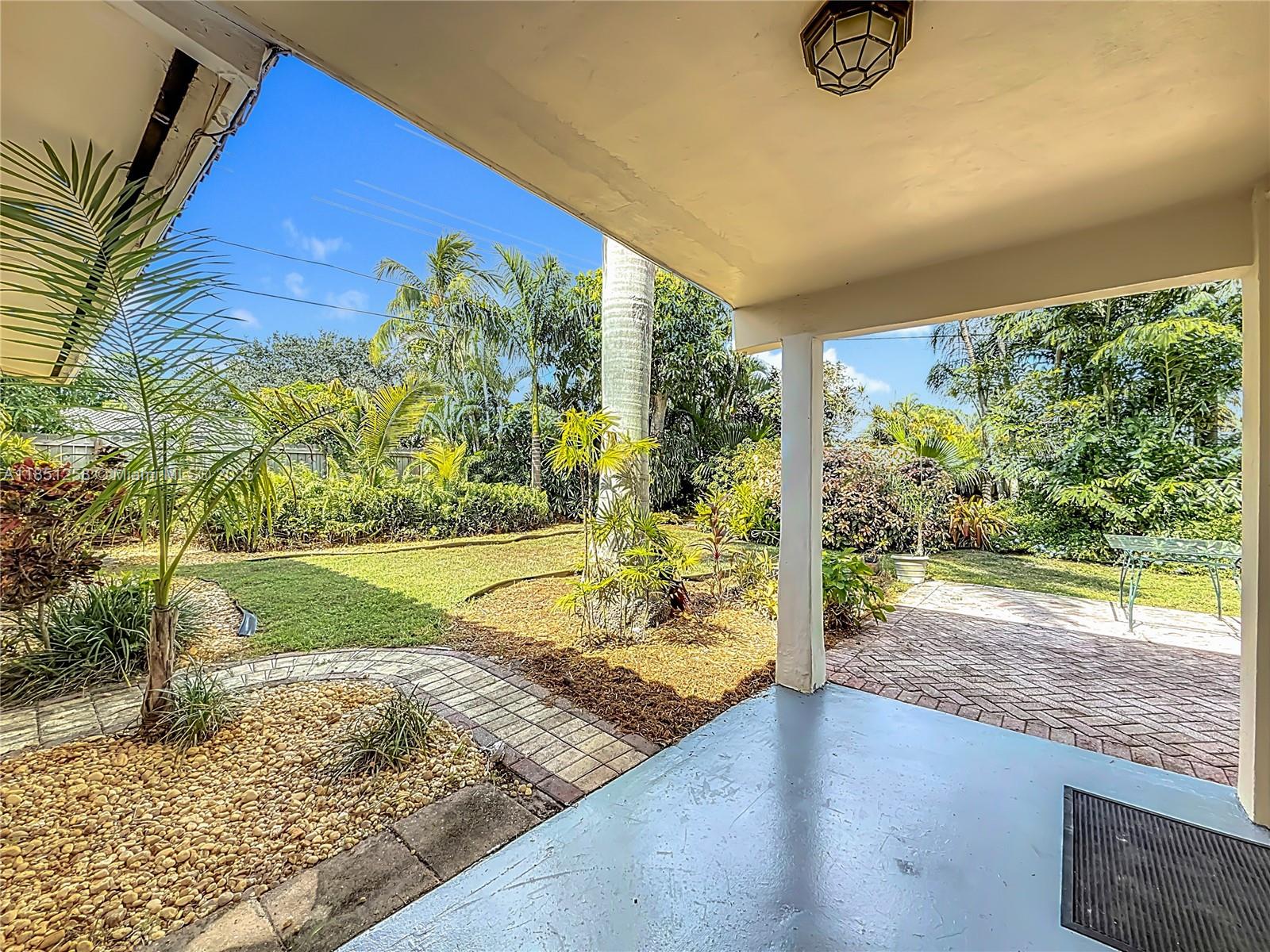 CORAL KEY VILLAS 2ND SEC - Residential