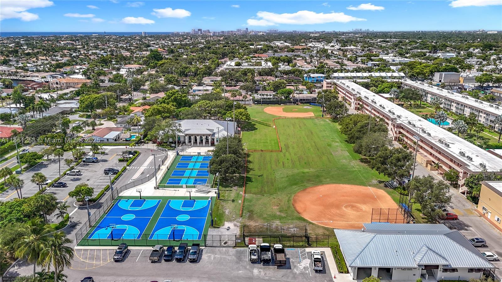 CORAL KEY VILLAS 2ND SEC - Residential