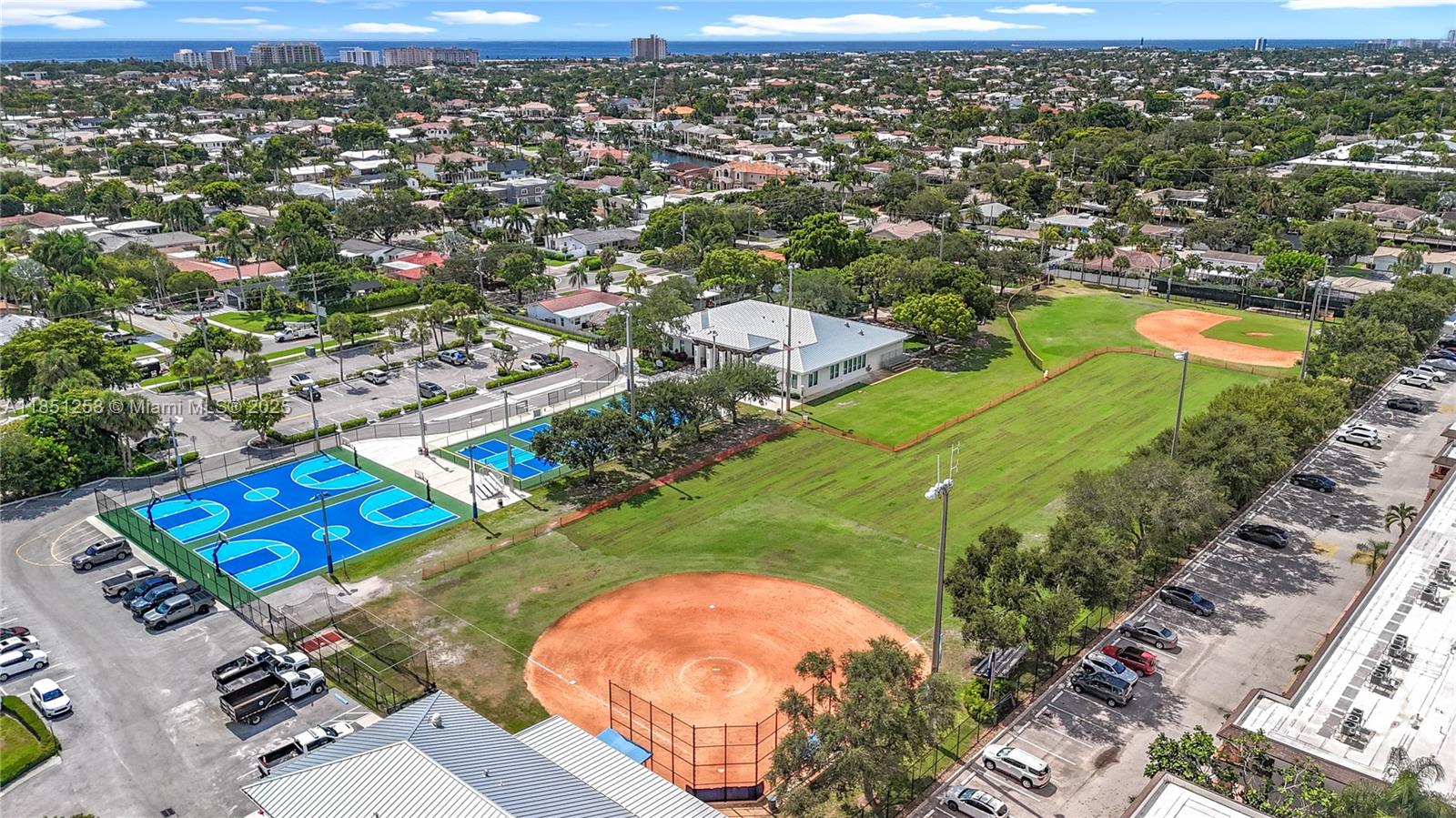 CORAL KEY VILLAS 2ND SEC - Residential