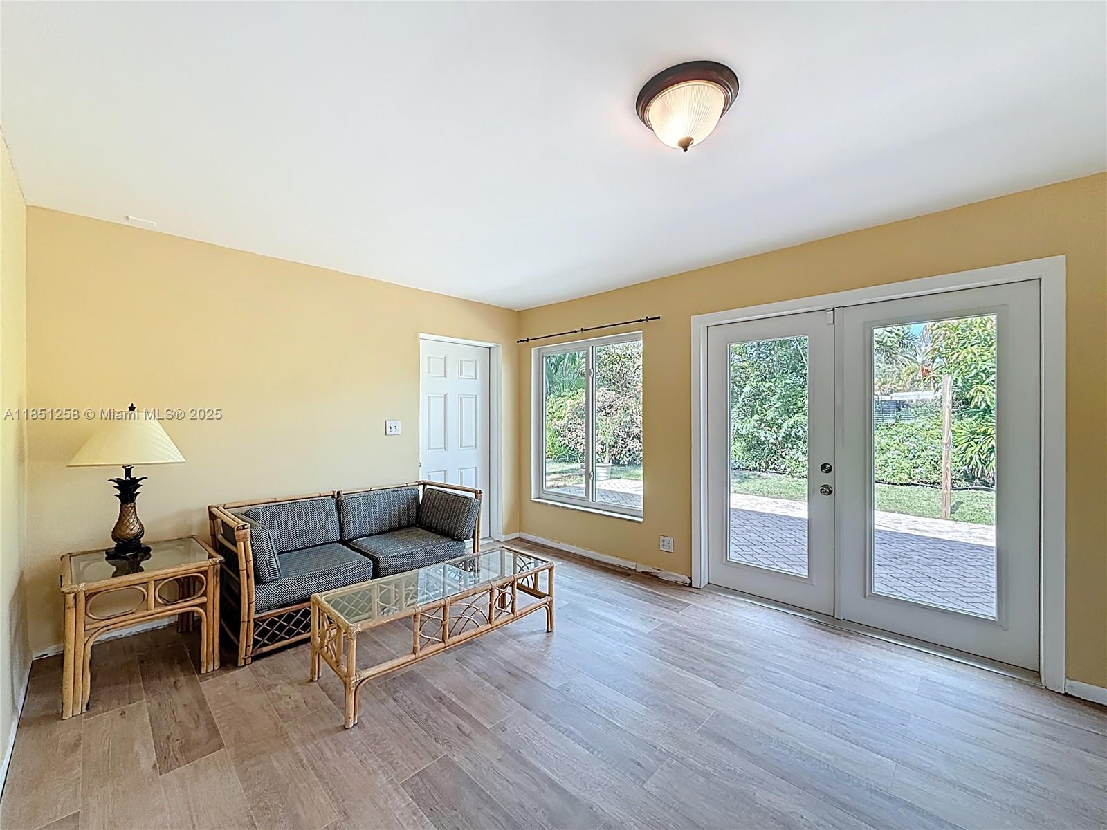 CORAL KEY VILLAS 2ND SEC - Residential