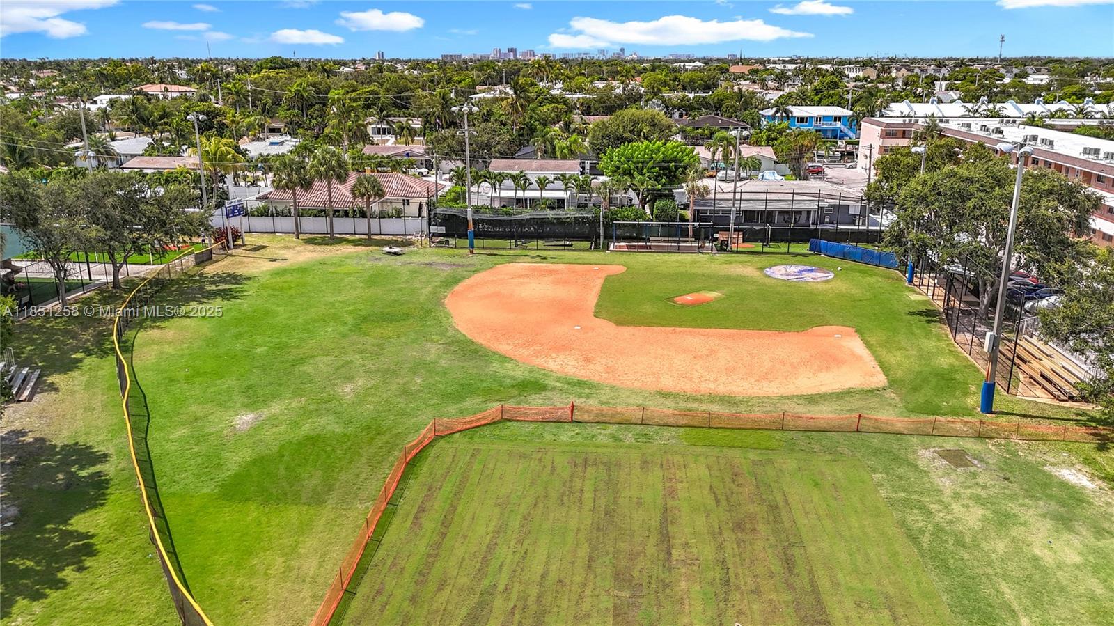 CORAL KEY VILLAS 2ND SEC - Residential