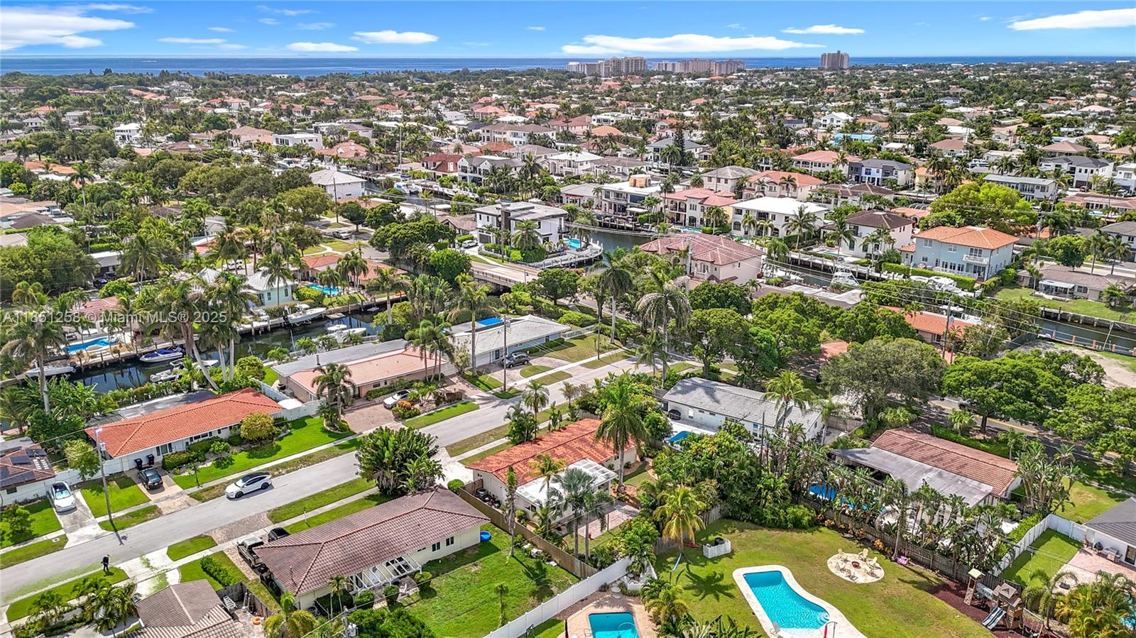 CORAL KEY VILLAS 2ND SEC - Residential