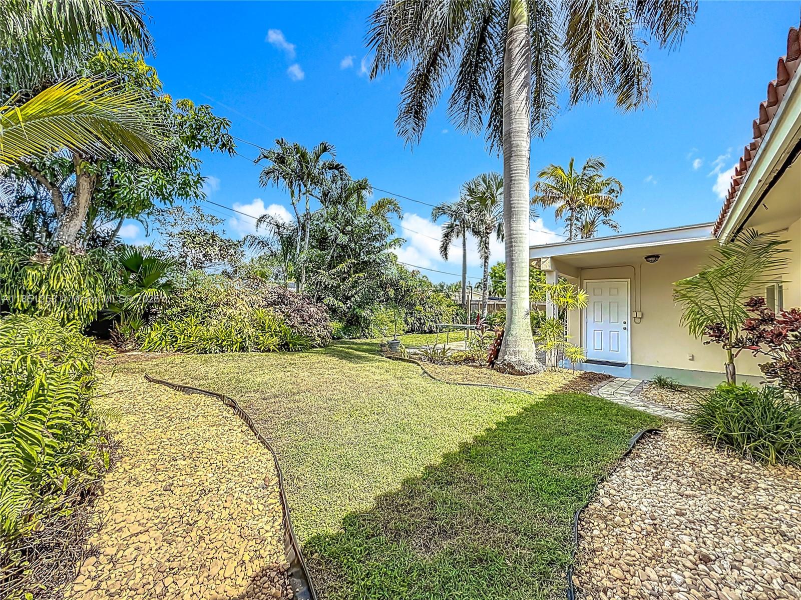 CORAL KEY VILLAS 2ND SEC - Residential