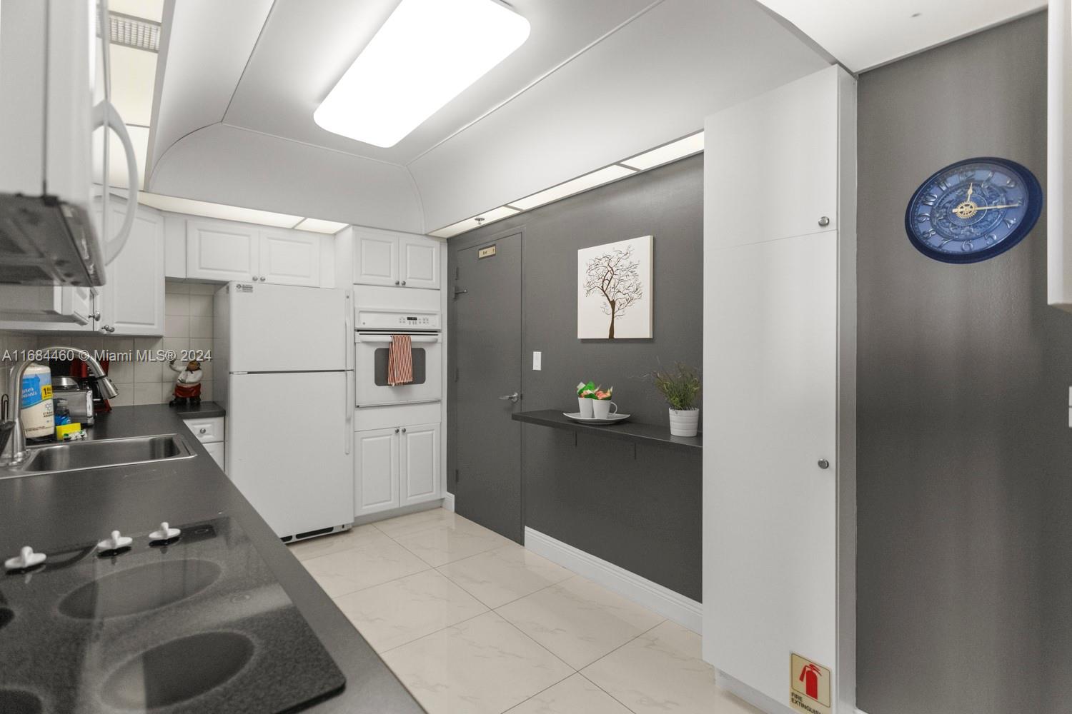 TIDES ON HOLLYWOOD BEACH - Residential