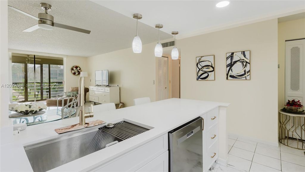 Photo of 424 SE 10th St #204, Dania Beach, FL 33004 (MLS # A12032688)
