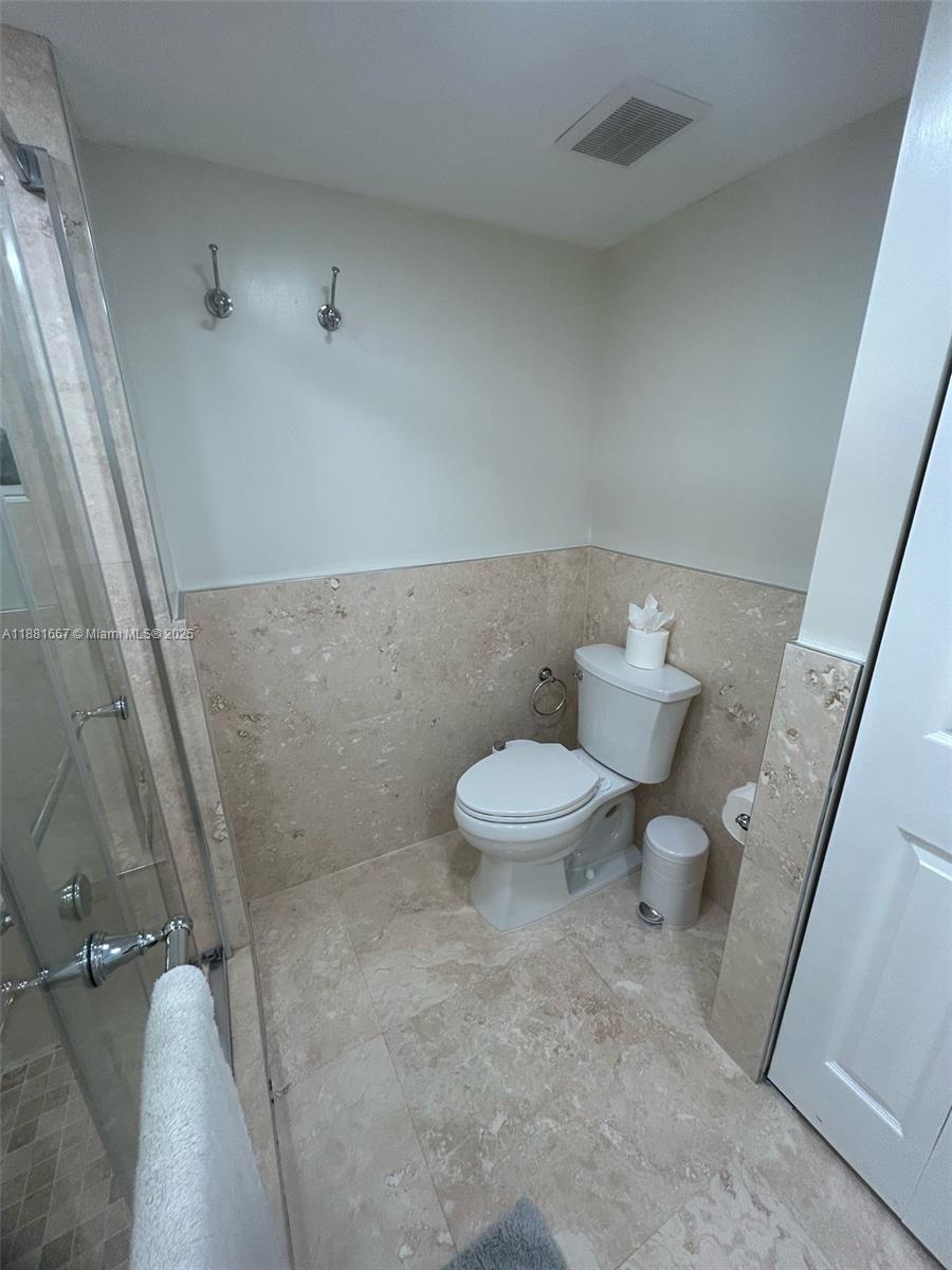 PELICAN LANDING CONDO - Residential Lease