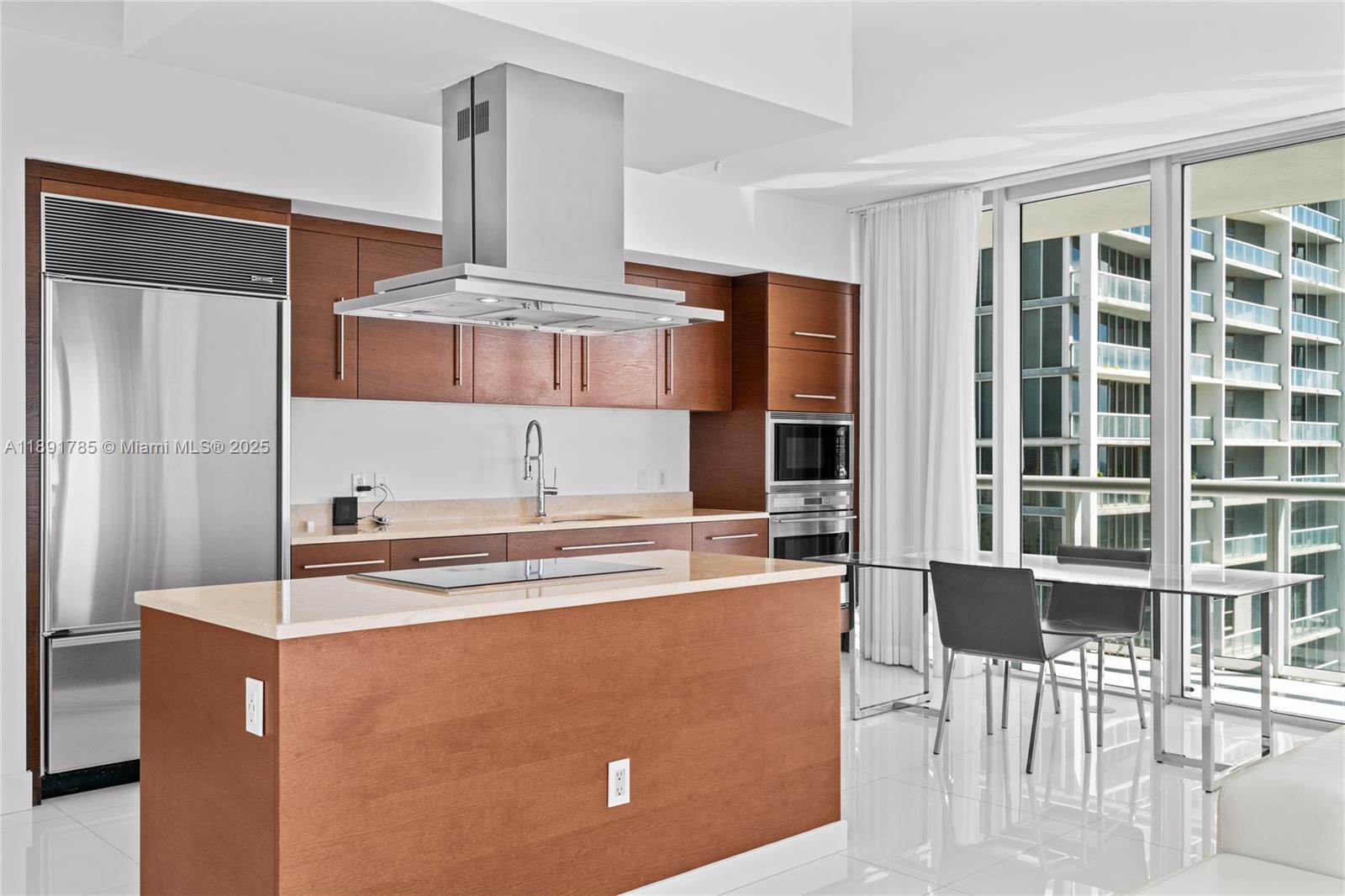 ICON BRICKELL CONDO NO 3 - Residential