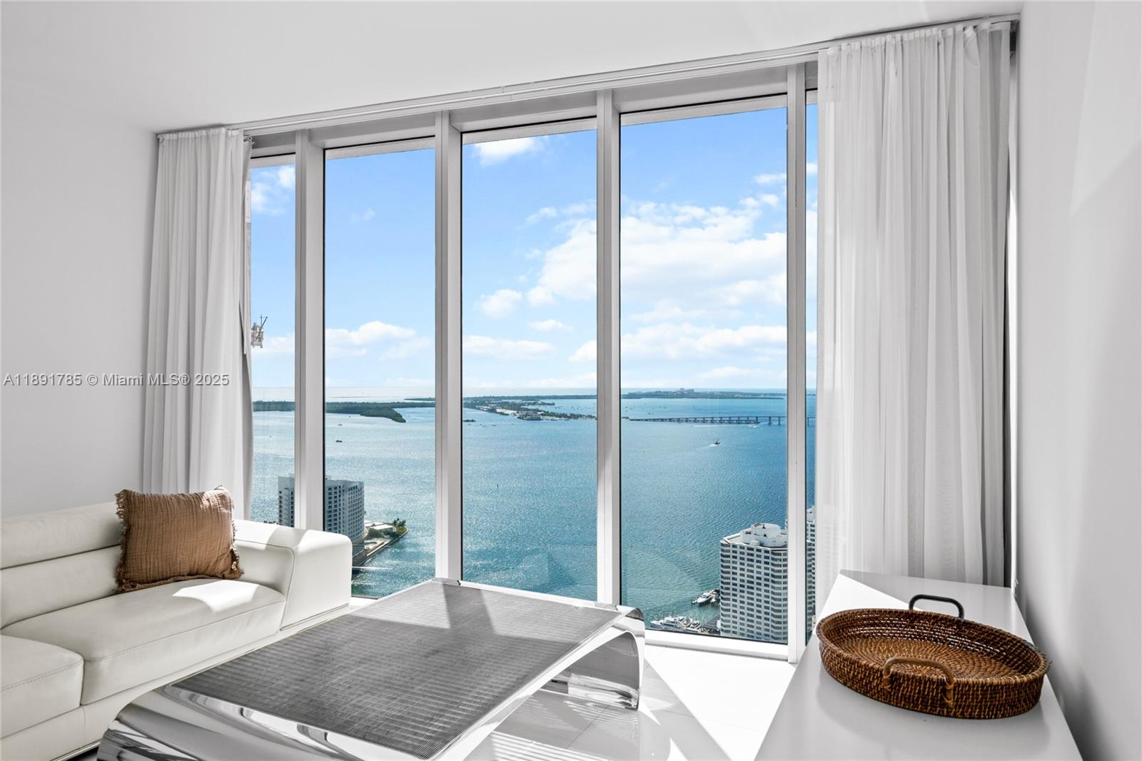 ICON BRICKELL CONDO NO 3 - Residential