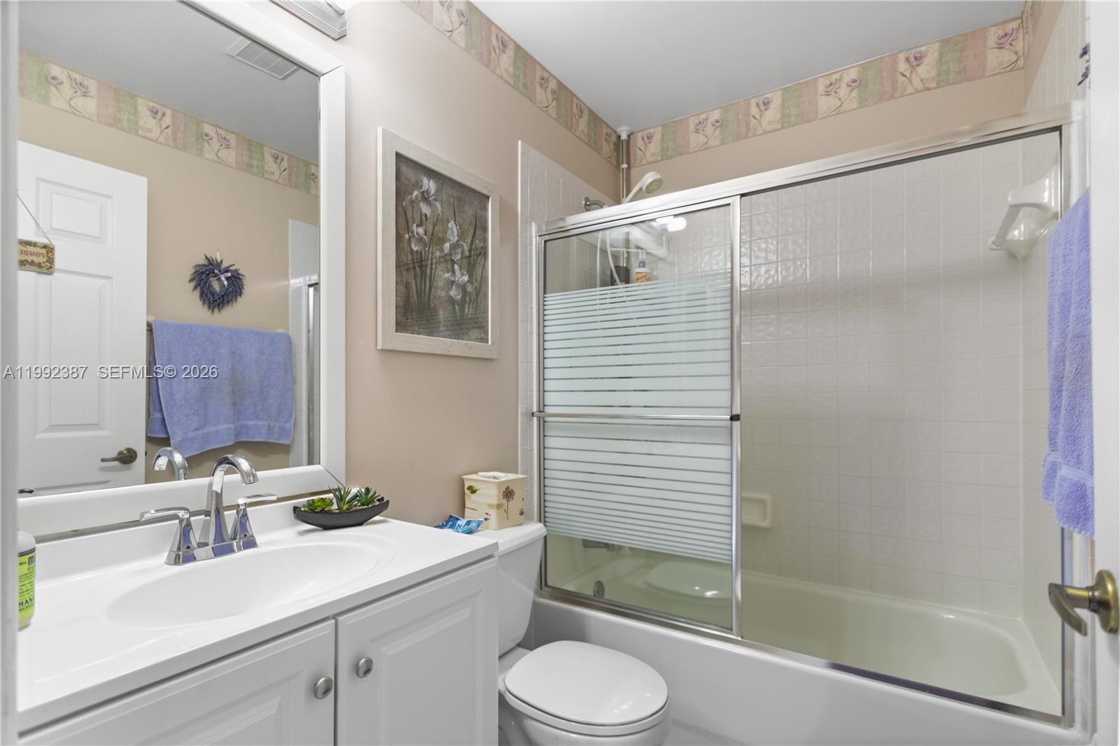 REPLAT OF COUNTRY LAKES - Residential