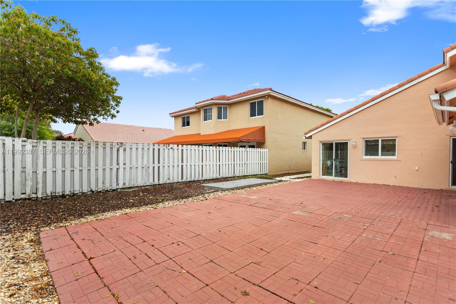 REPLAT OF COUNTRY LAKES - Residential