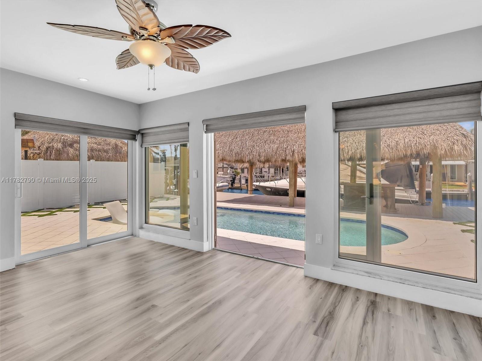 SHELTER ISLANDS - Residential