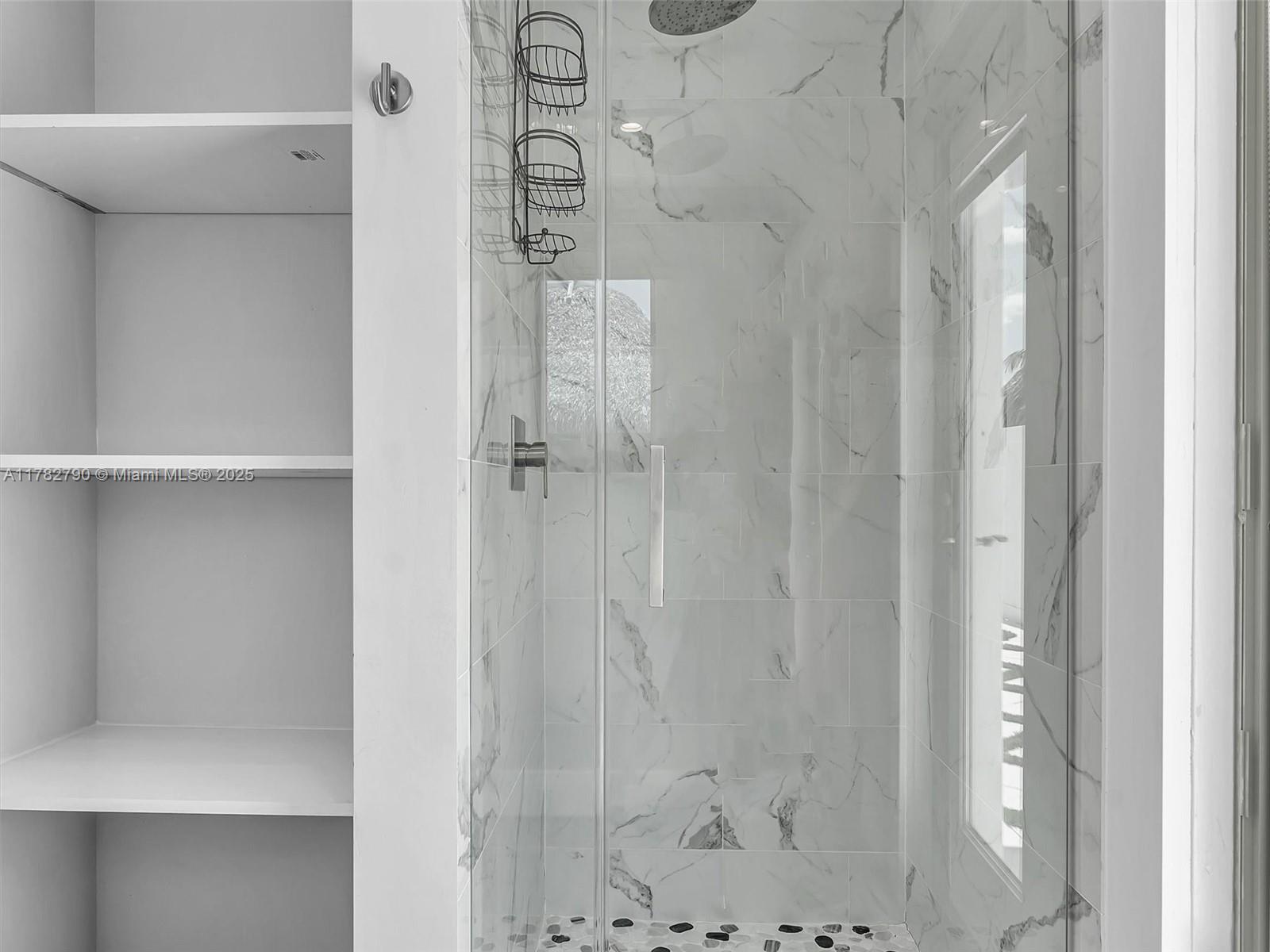 SHELTER ISLANDS - Residential