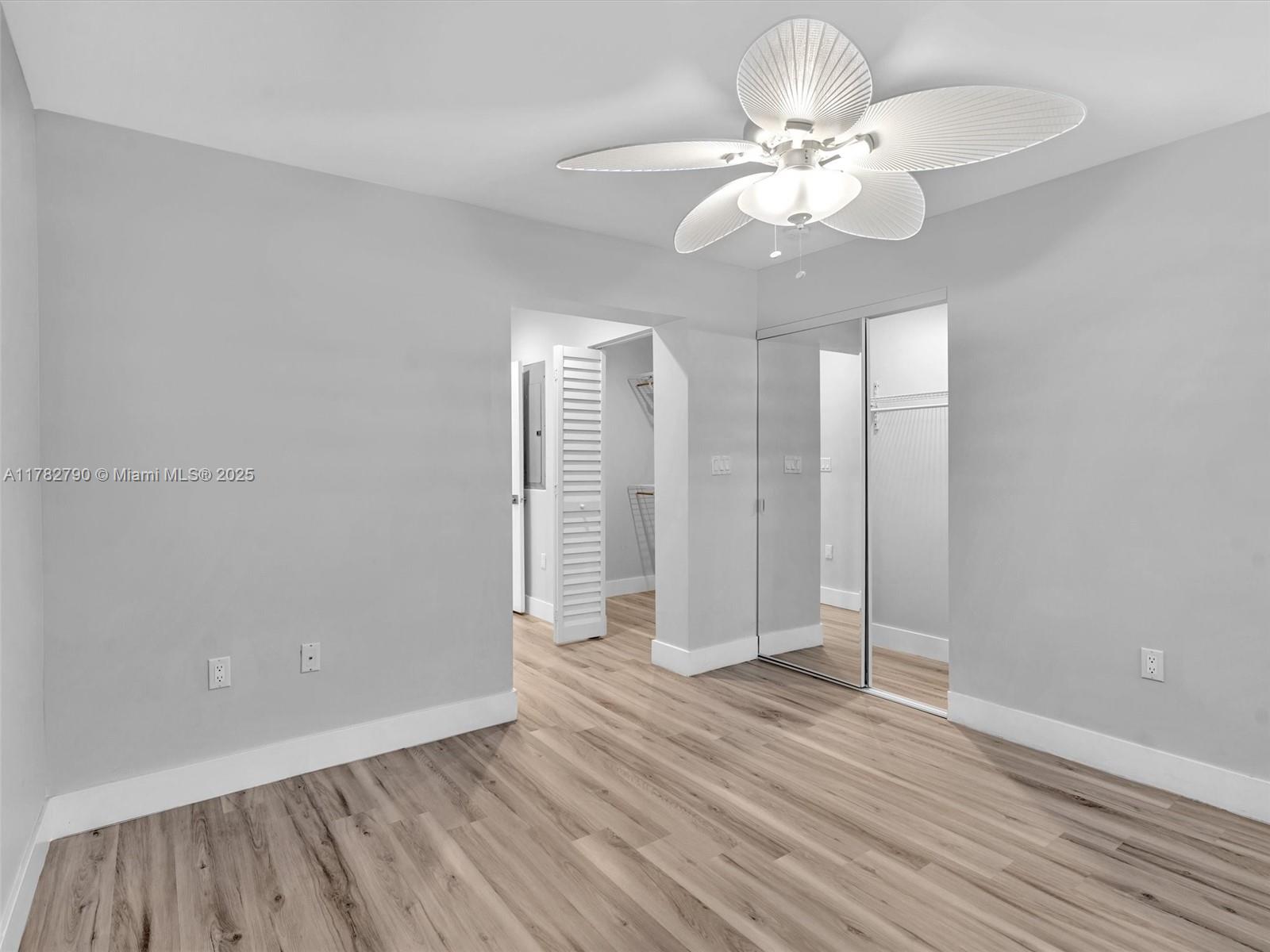 SHELTER ISLANDS - Residential