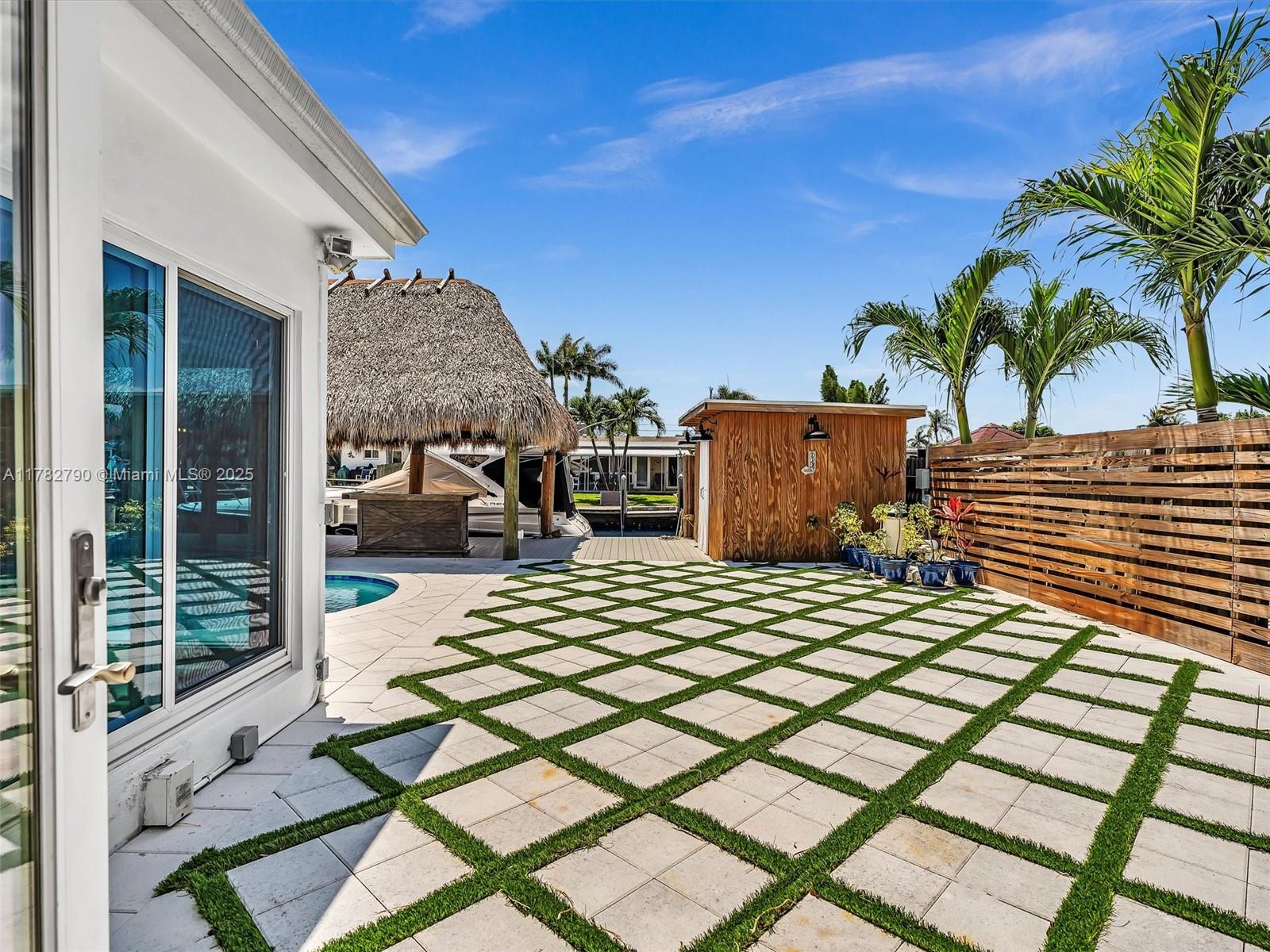 SHELTER ISLANDS - Residential