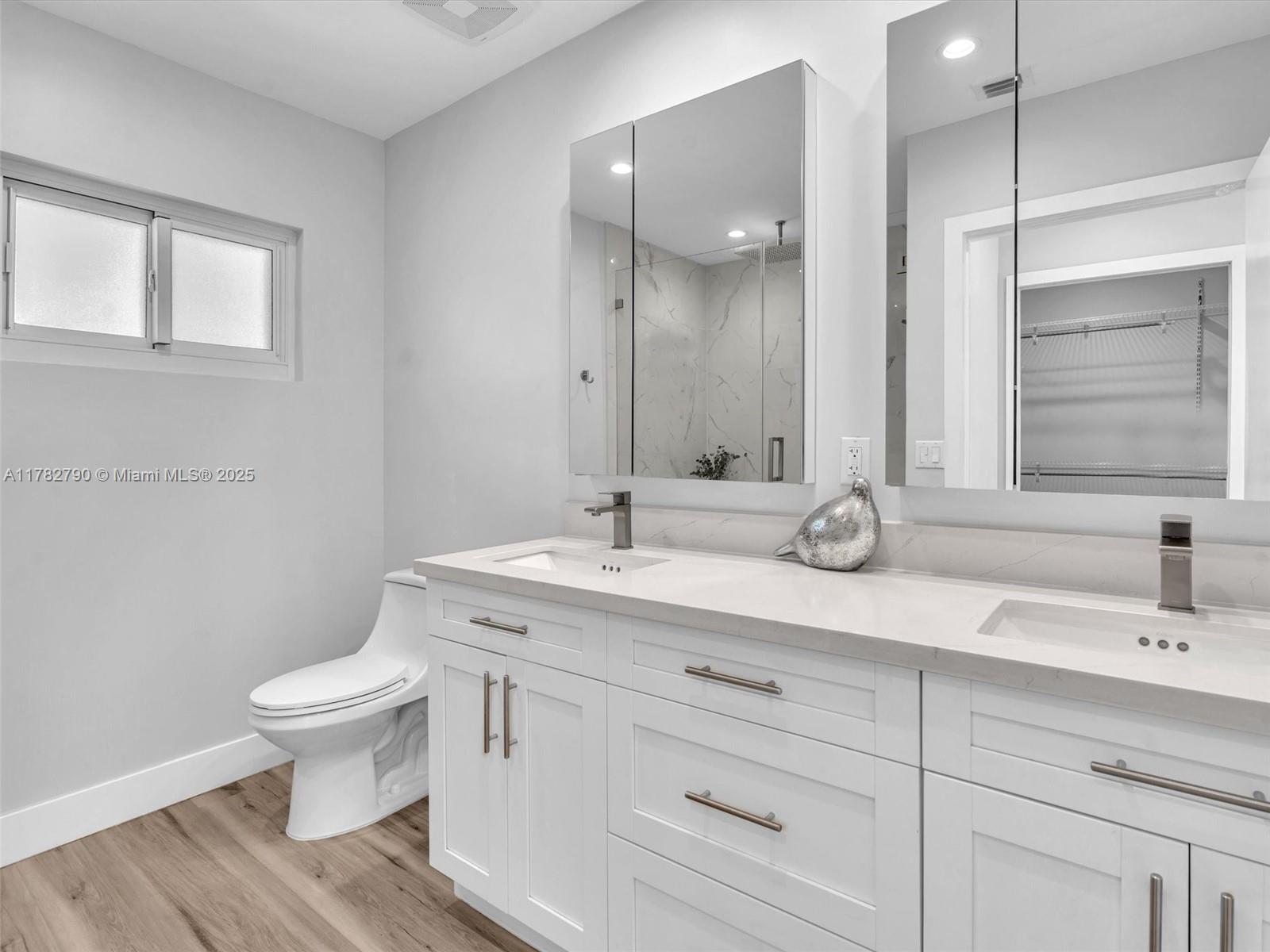 SHELTER ISLANDS - Residential