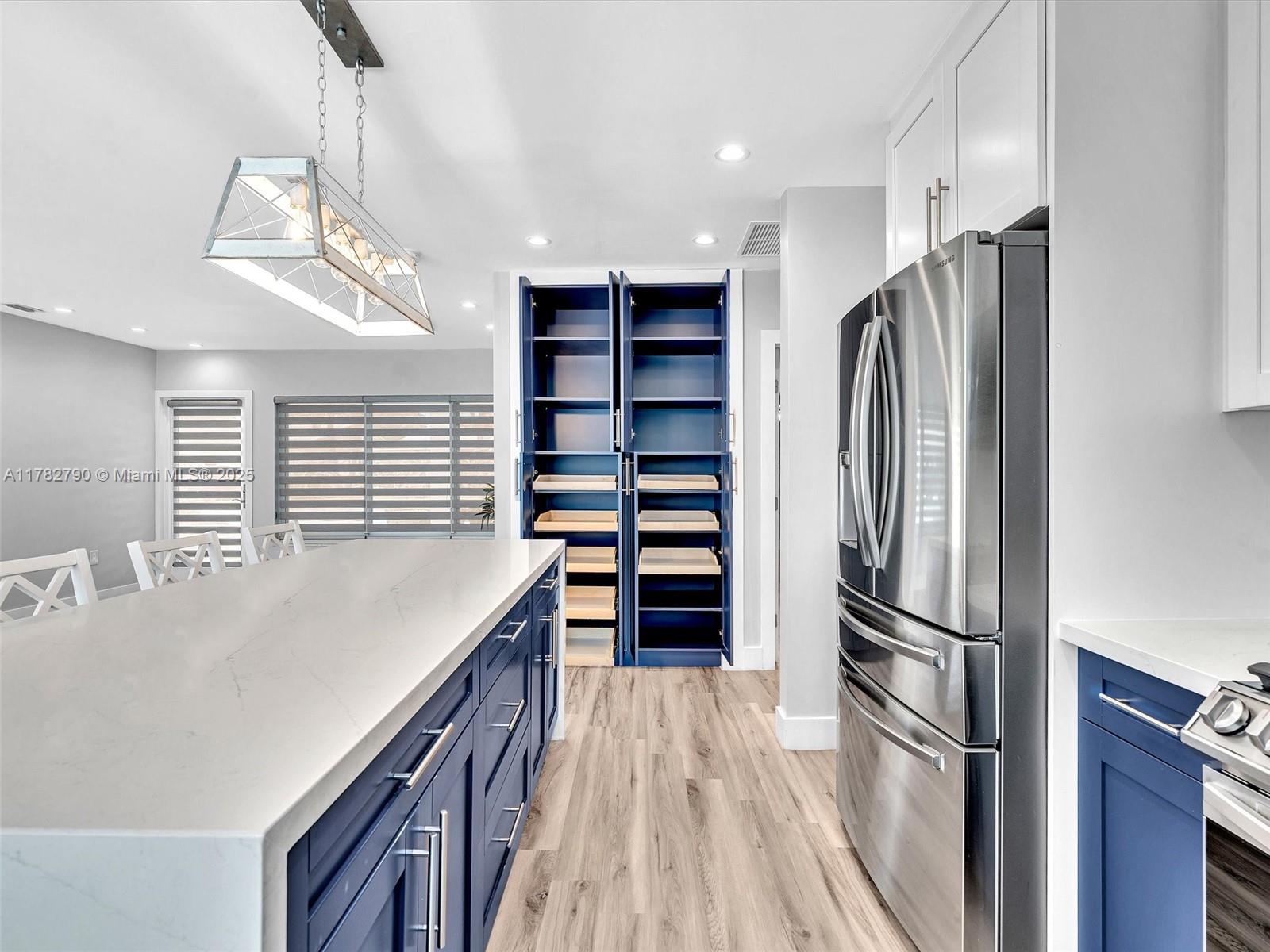 SHELTER ISLANDS - Residential