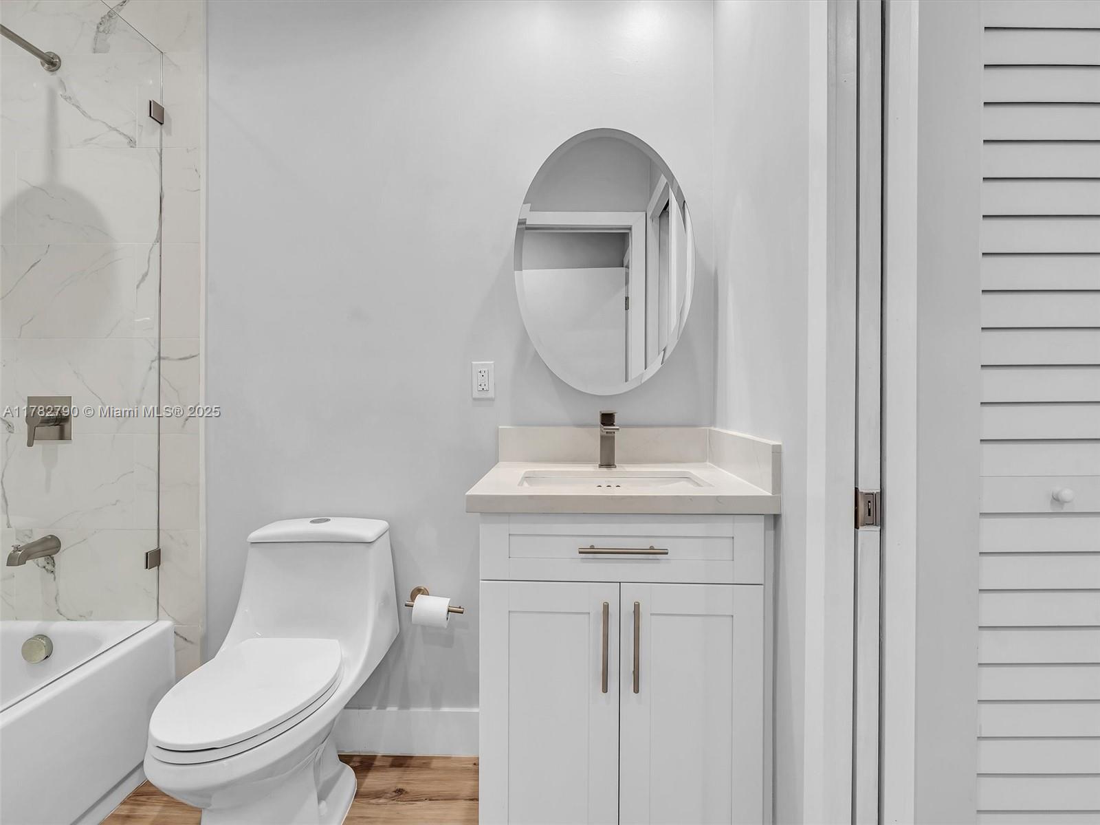 SHELTER ISLANDS - Residential