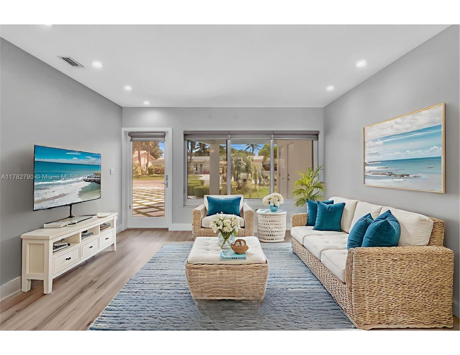 SHELTER ISLANDS - Residential