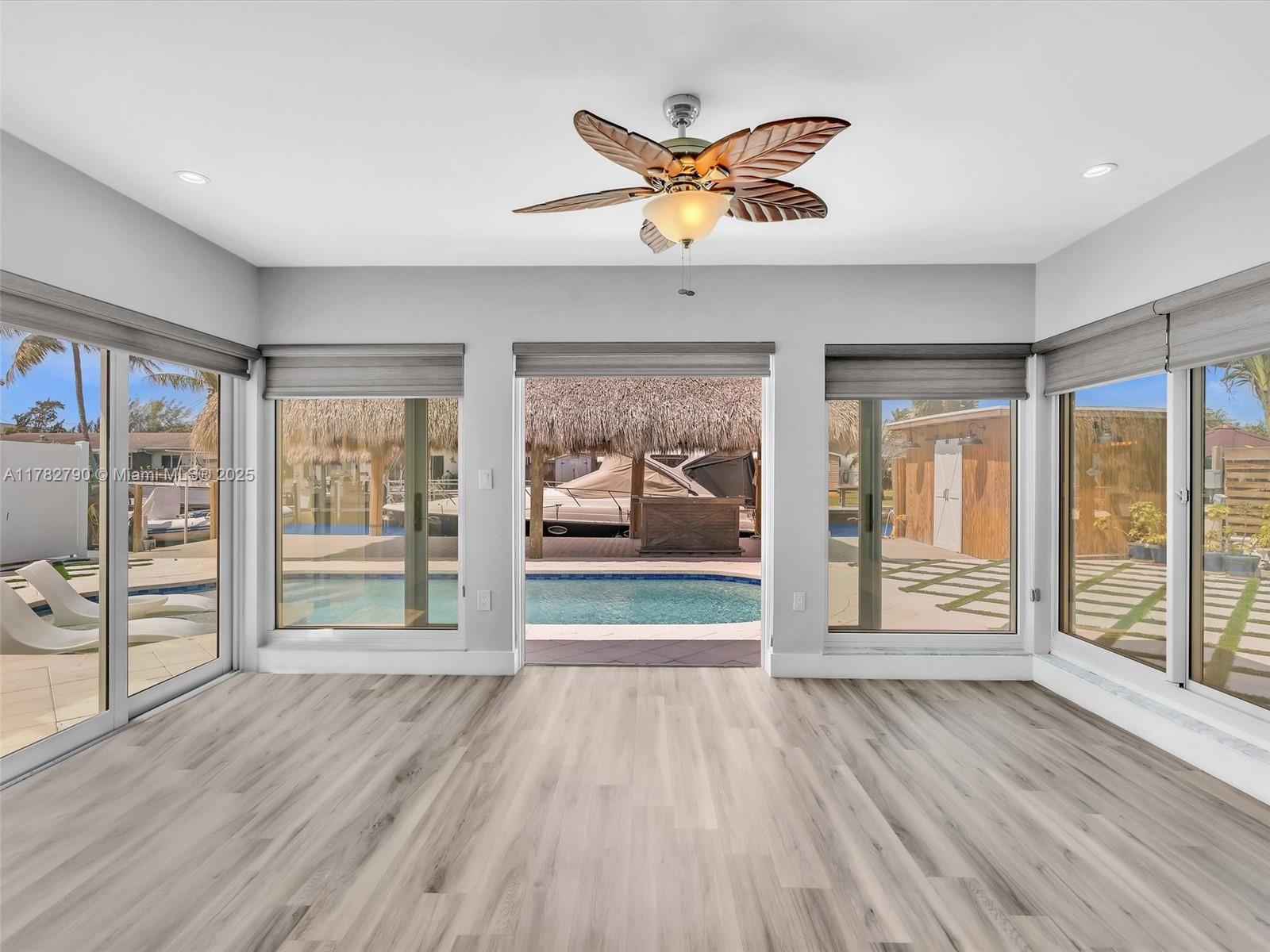 SHELTER ISLANDS - Residential