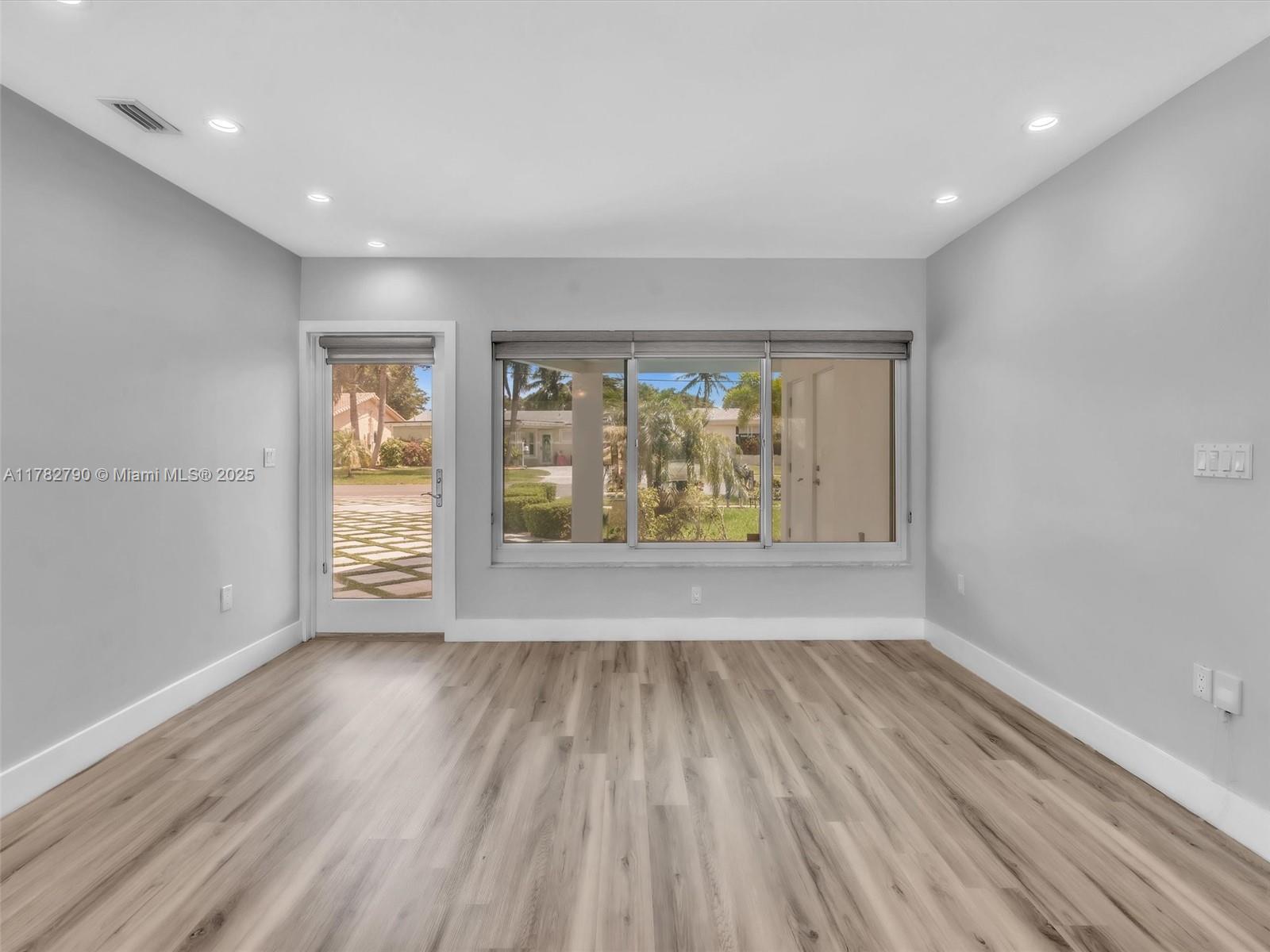 SHELTER ISLANDS - Residential