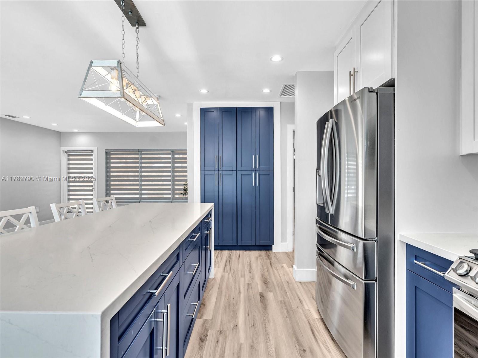 SHELTER ISLANDS - Residential