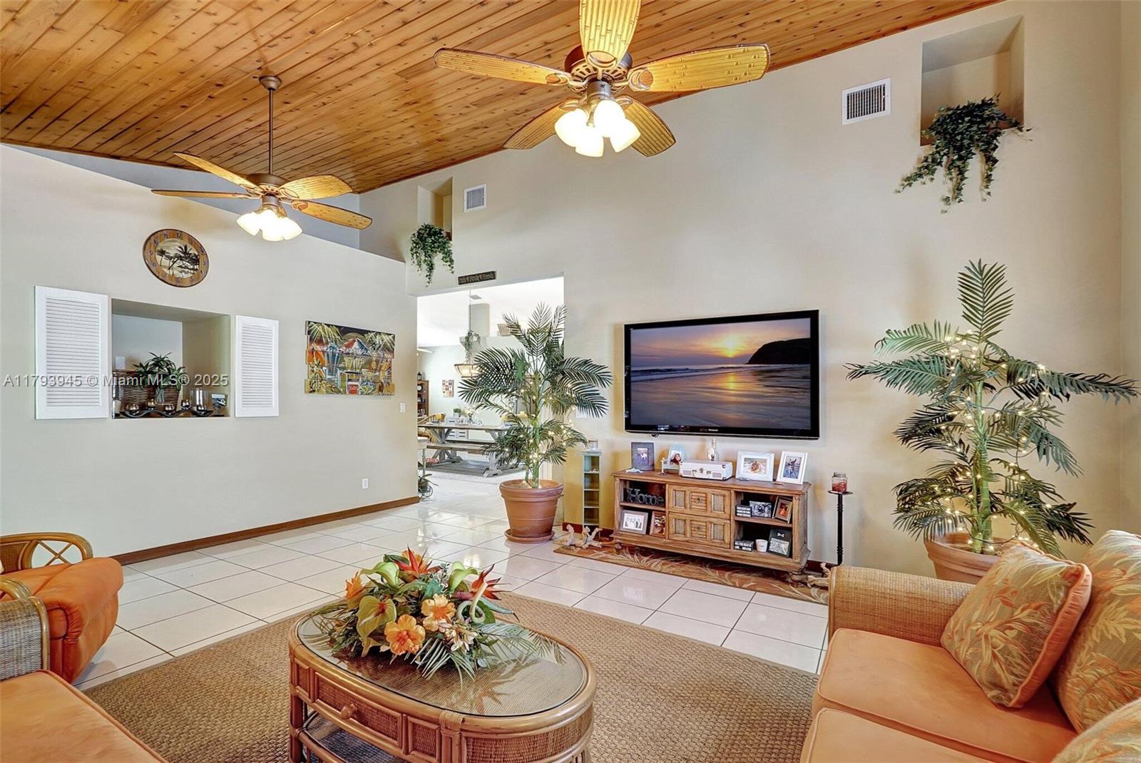 HOLLYWOOD BEACH PARK - Residential