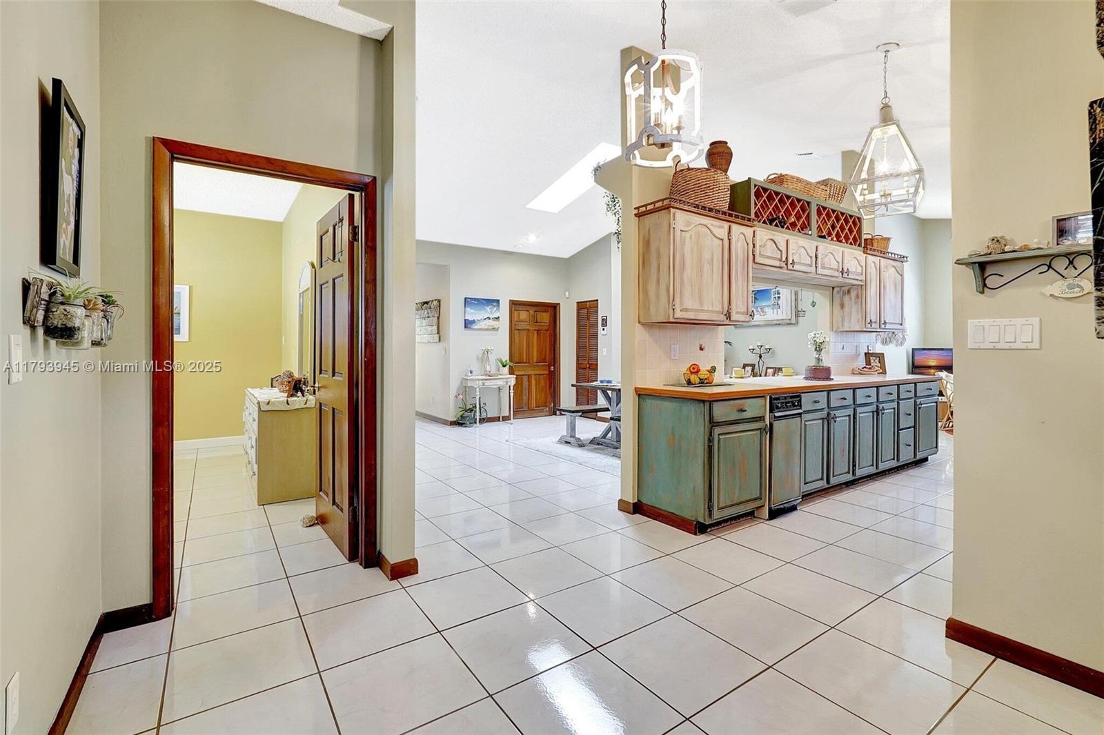 HOLLYWOOD BEACH PARK - Residential