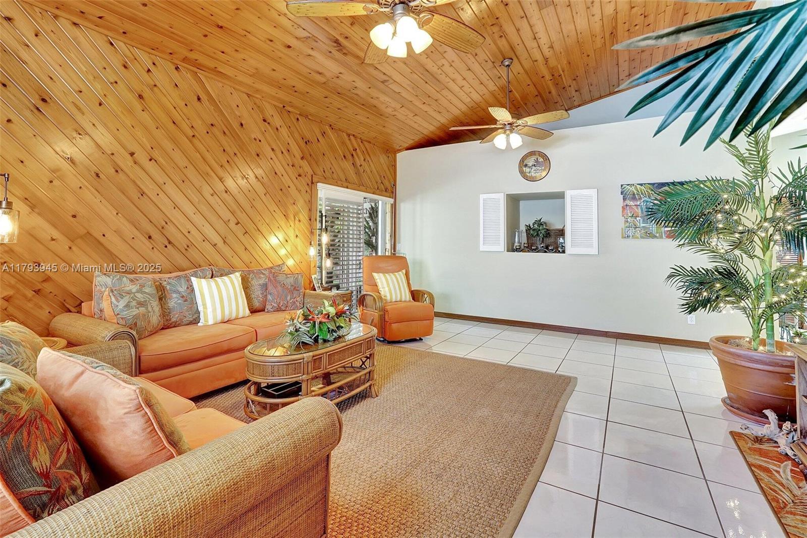 HOLLYWOOD BEACH PARK - Residential
