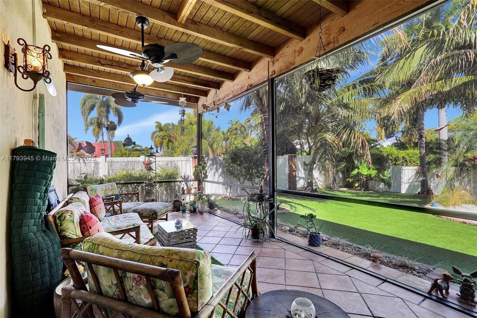 HOLLYWOOD BEACH PARK - Residential