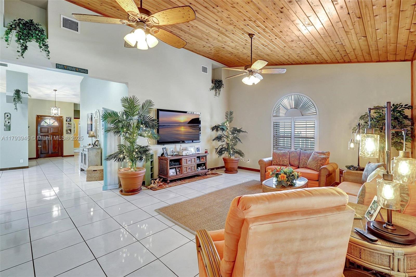 HOLLYWOOD BEACH PARK - Residential