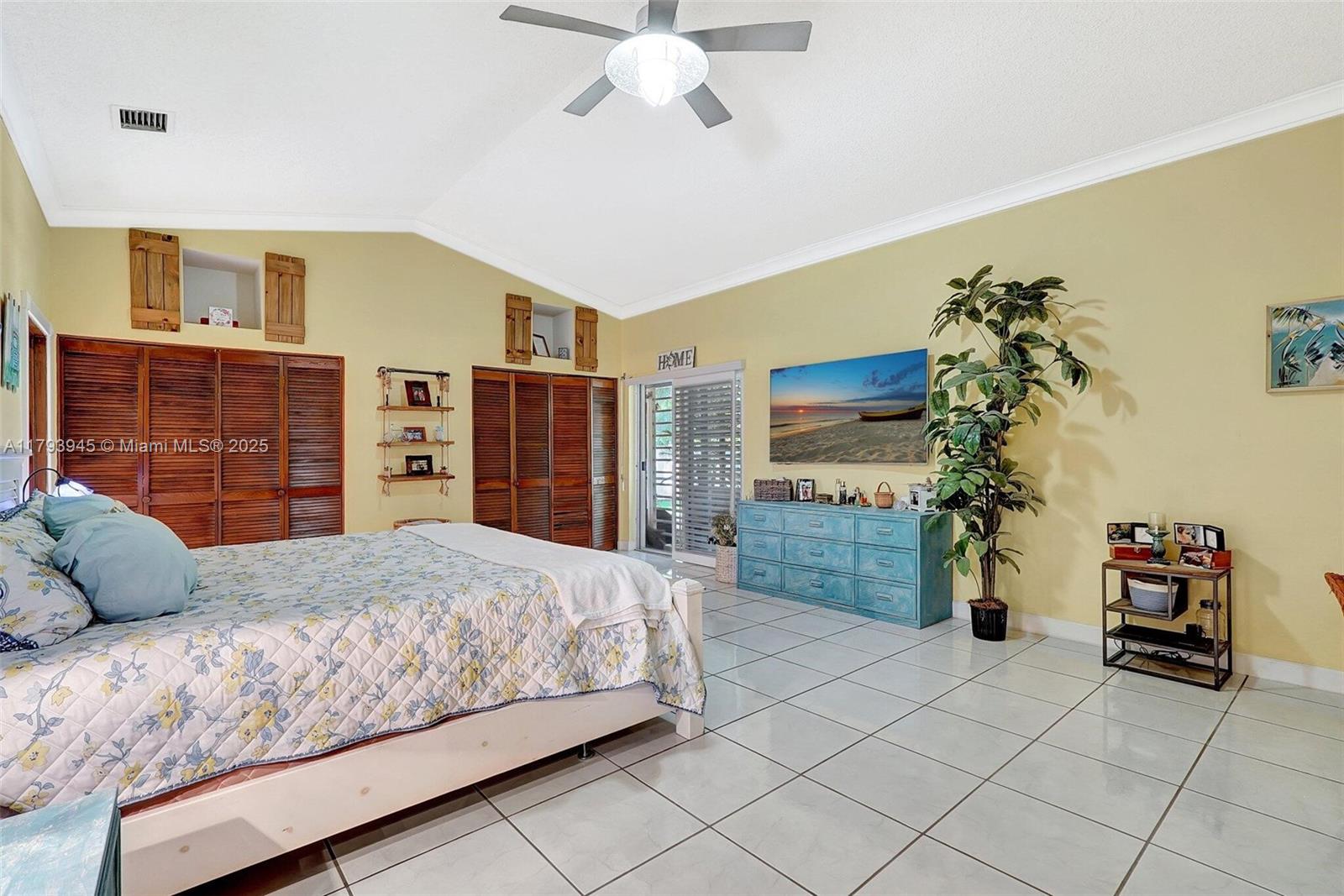 HOLLYWOOD BEACH PARK - Residential