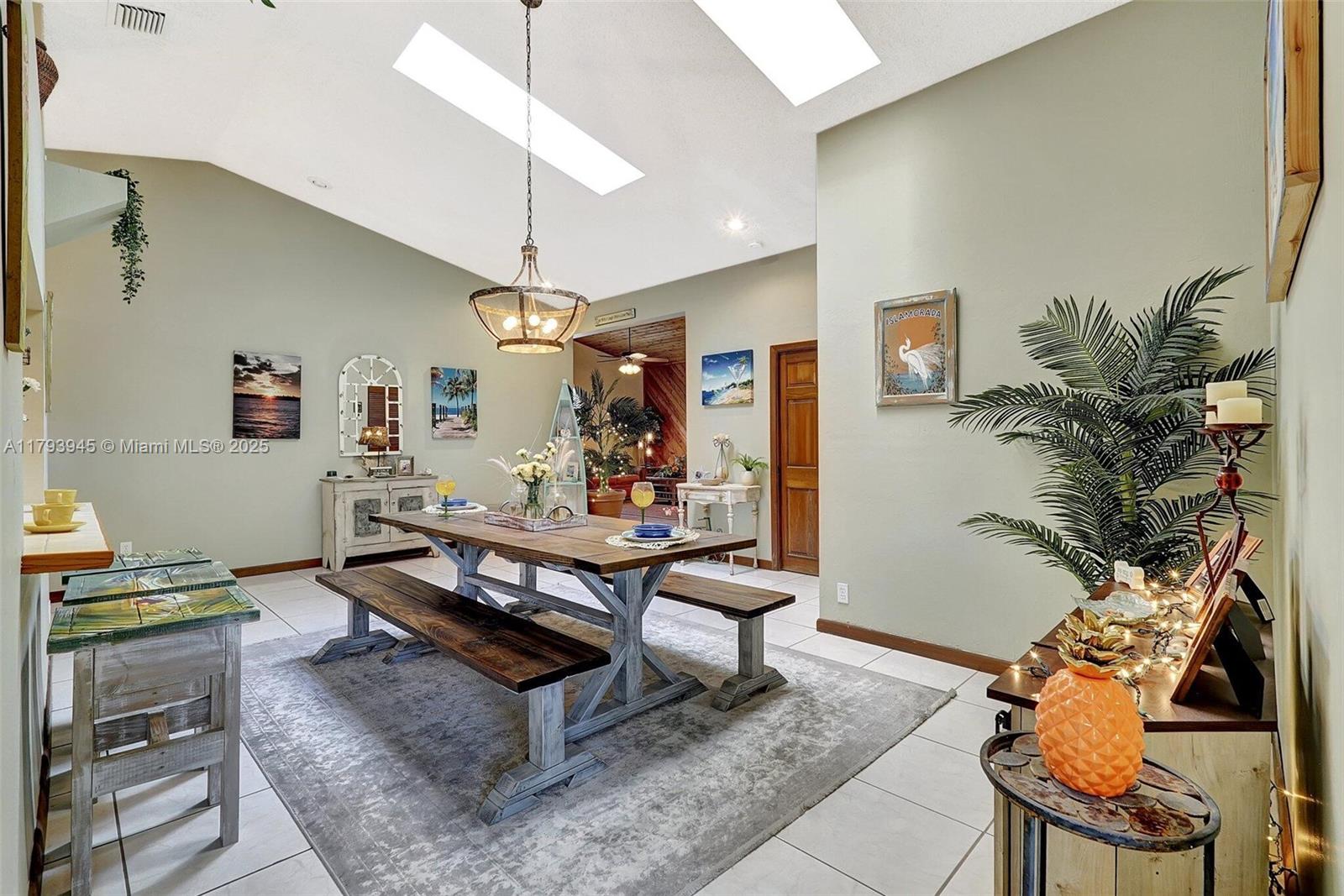 HOLLYWOOD BEACH PARK - Residential