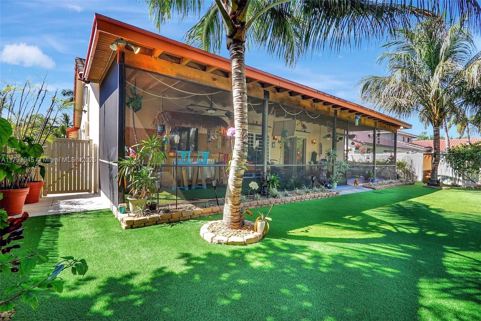 HOLLYWOOD BEACH PARK - Residential