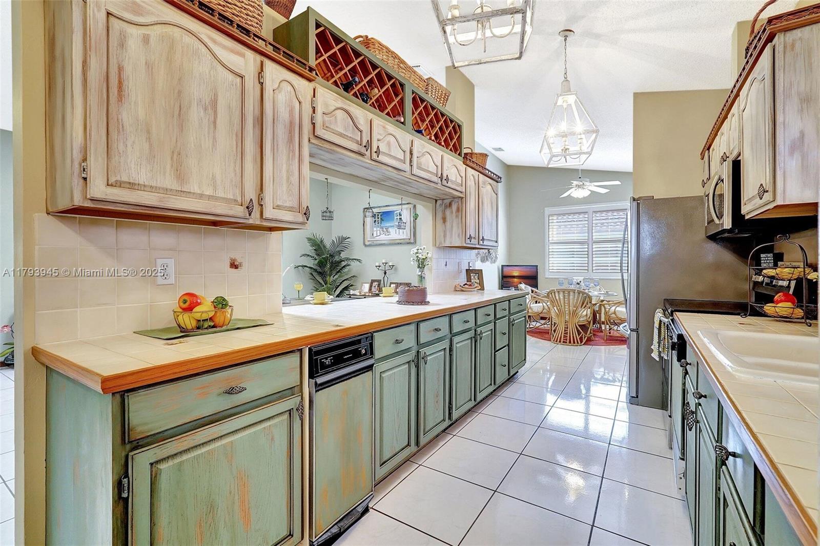 HOLLYWOOD BEACH PARK - Residential