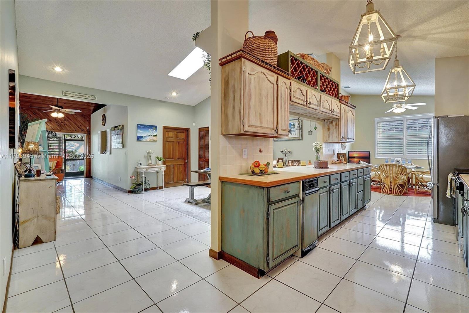 HOLLYWOOD BEACH PARK - Residential