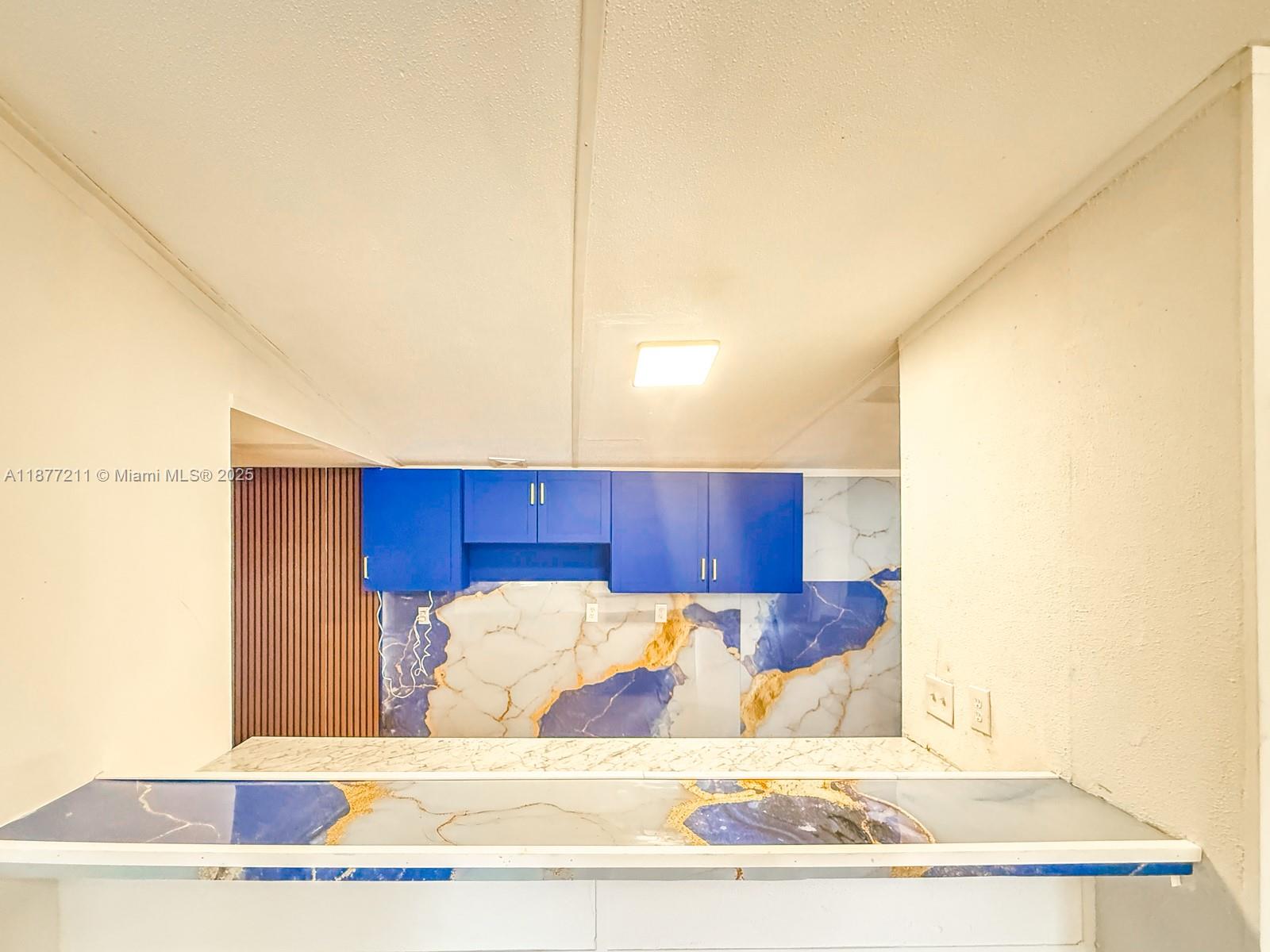 LAKE COMO HIGHLANDS - Residential