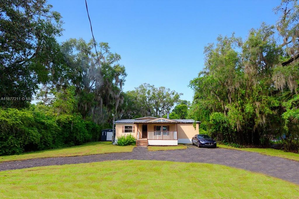 Photo of 260 Old Highway 17, Other, FL 32181 (MLS # A11877211)