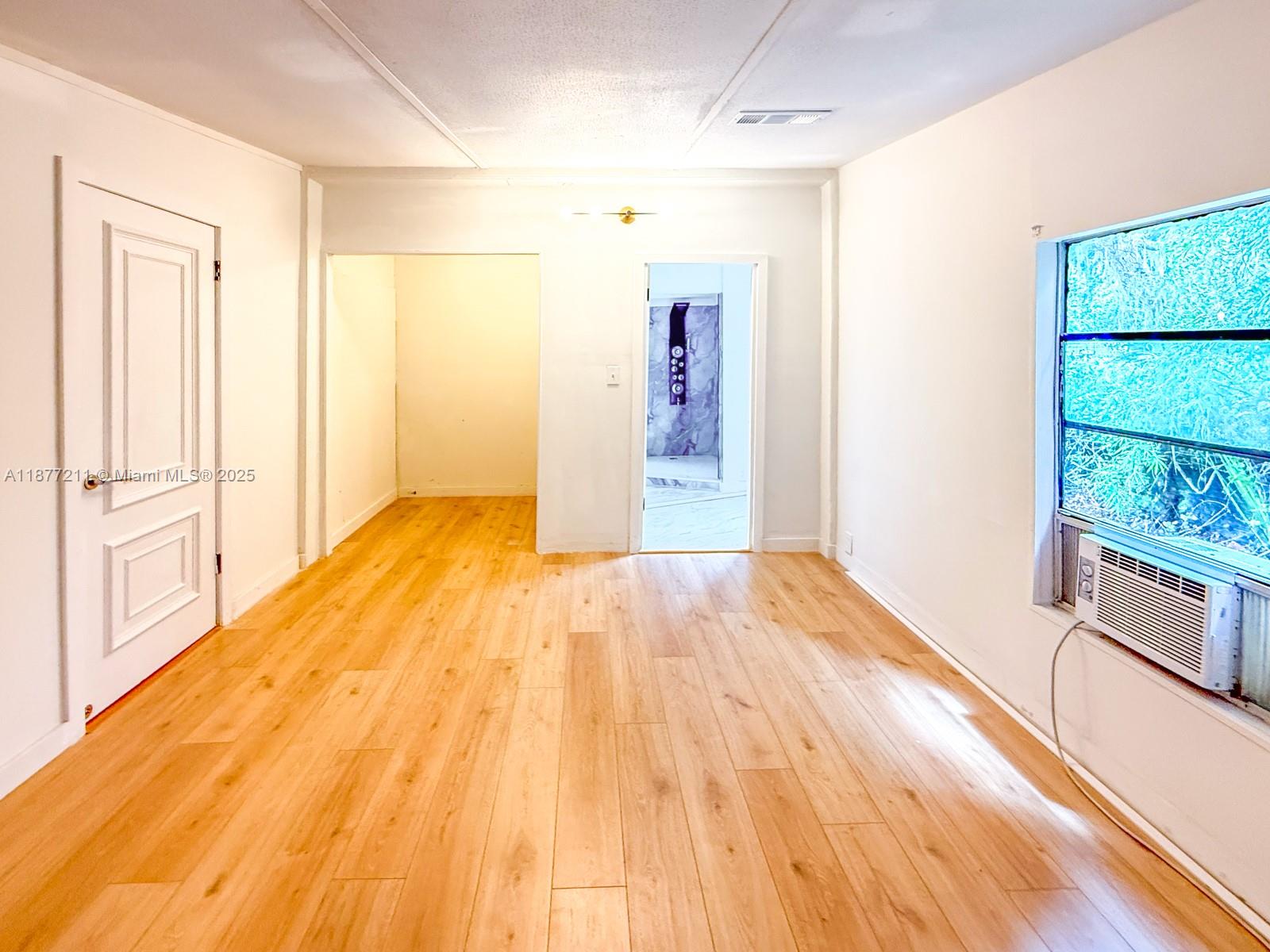 LAKE COMO HIGHLANDS - Residential