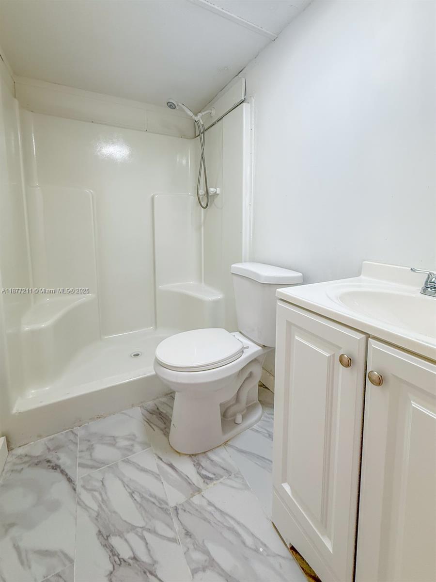 LAKE COMO HIGHLANDS - Residential