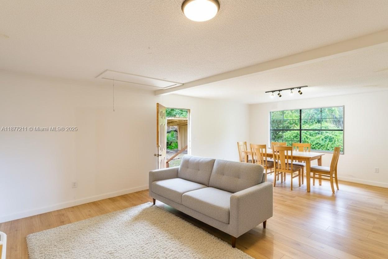 LAKE COMO HIGHLANDS - Residential