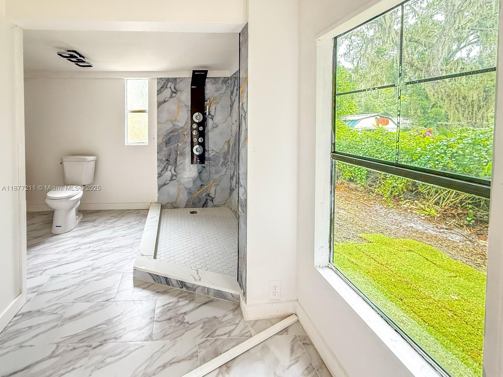 LAKE COMO HIGHLANDS - Residential