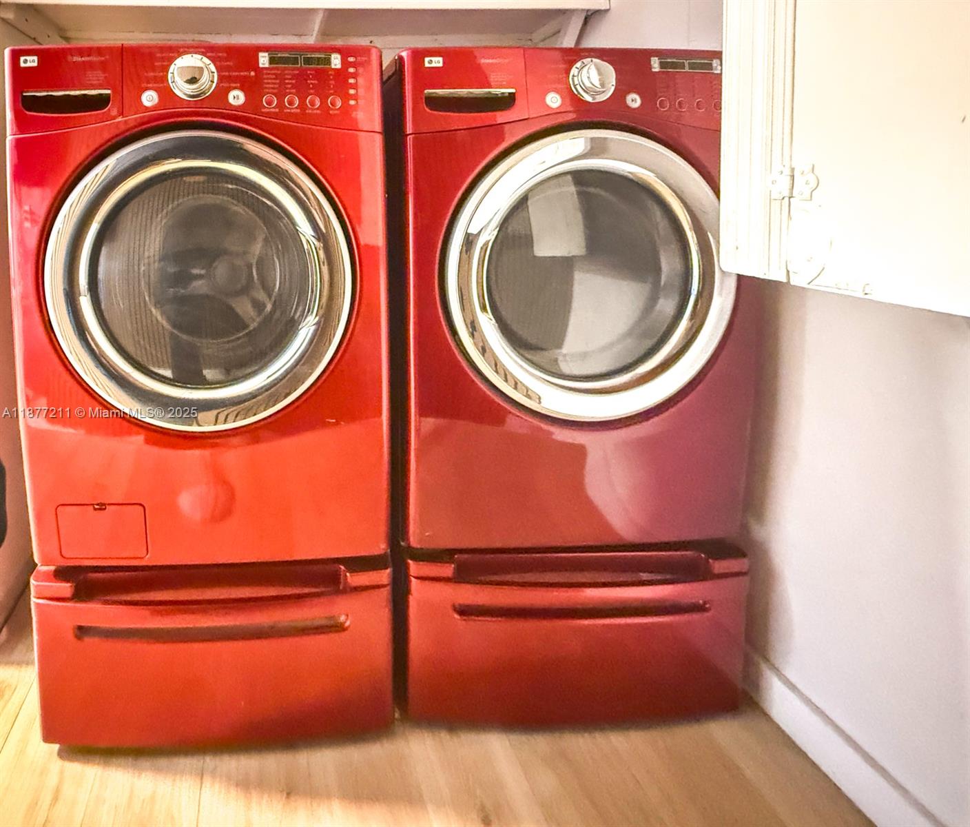 LAKE COMO HIGHLANDS - Residential