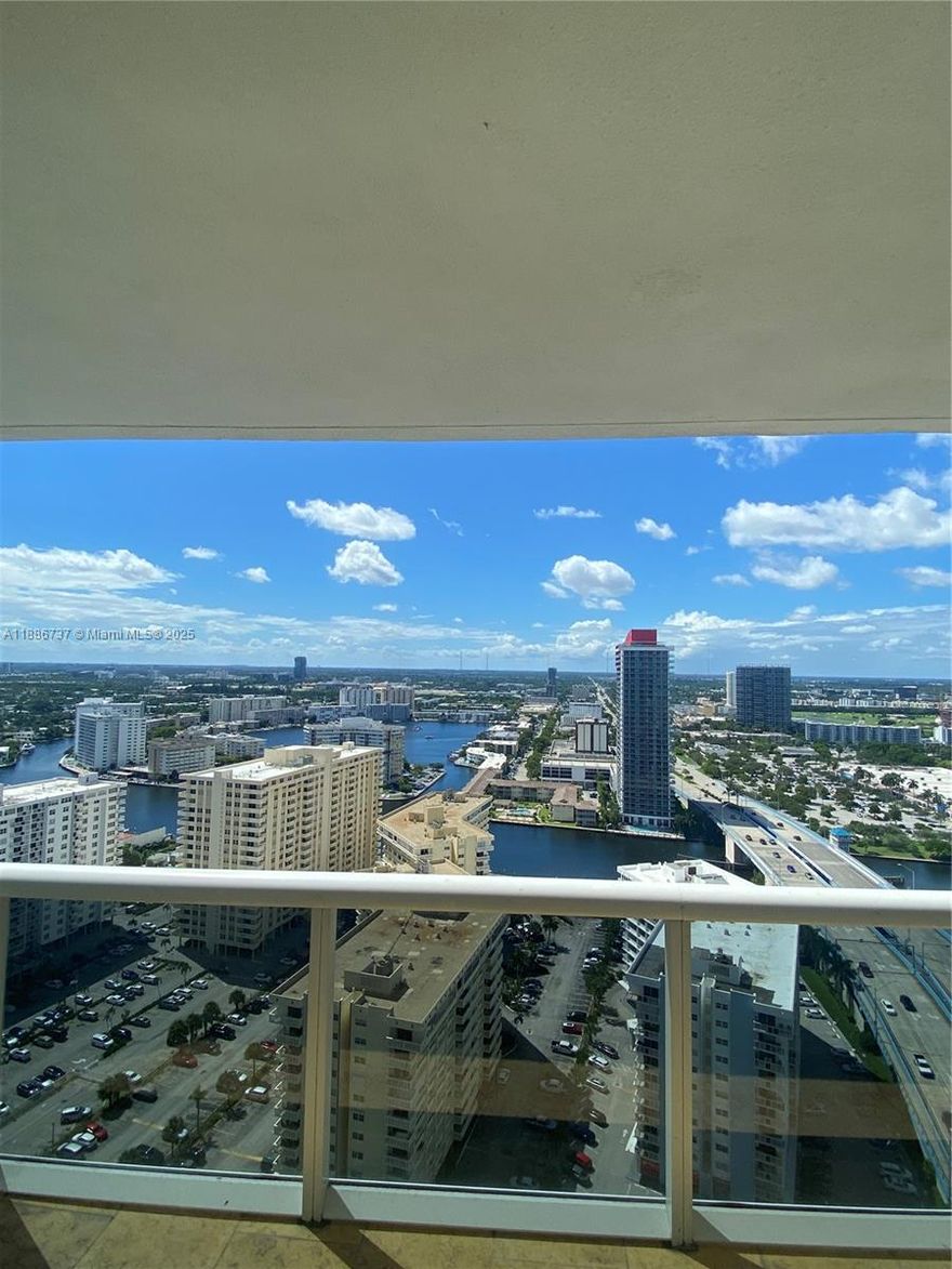 BEACH CLUB THREE UNIT 2909.  ONE BEDROOM PLUS DEN WITH INCREDIBLE INTRACOASTAL VIEWS.
UNIT IS FRESHLY PAINTED AND READY TO MOVE RIGHT IN OR RENT OUT IMMEDIATELY.  PLEASE CALL LISTING AGENT FOR IMMEDIATE SHOWINGS.