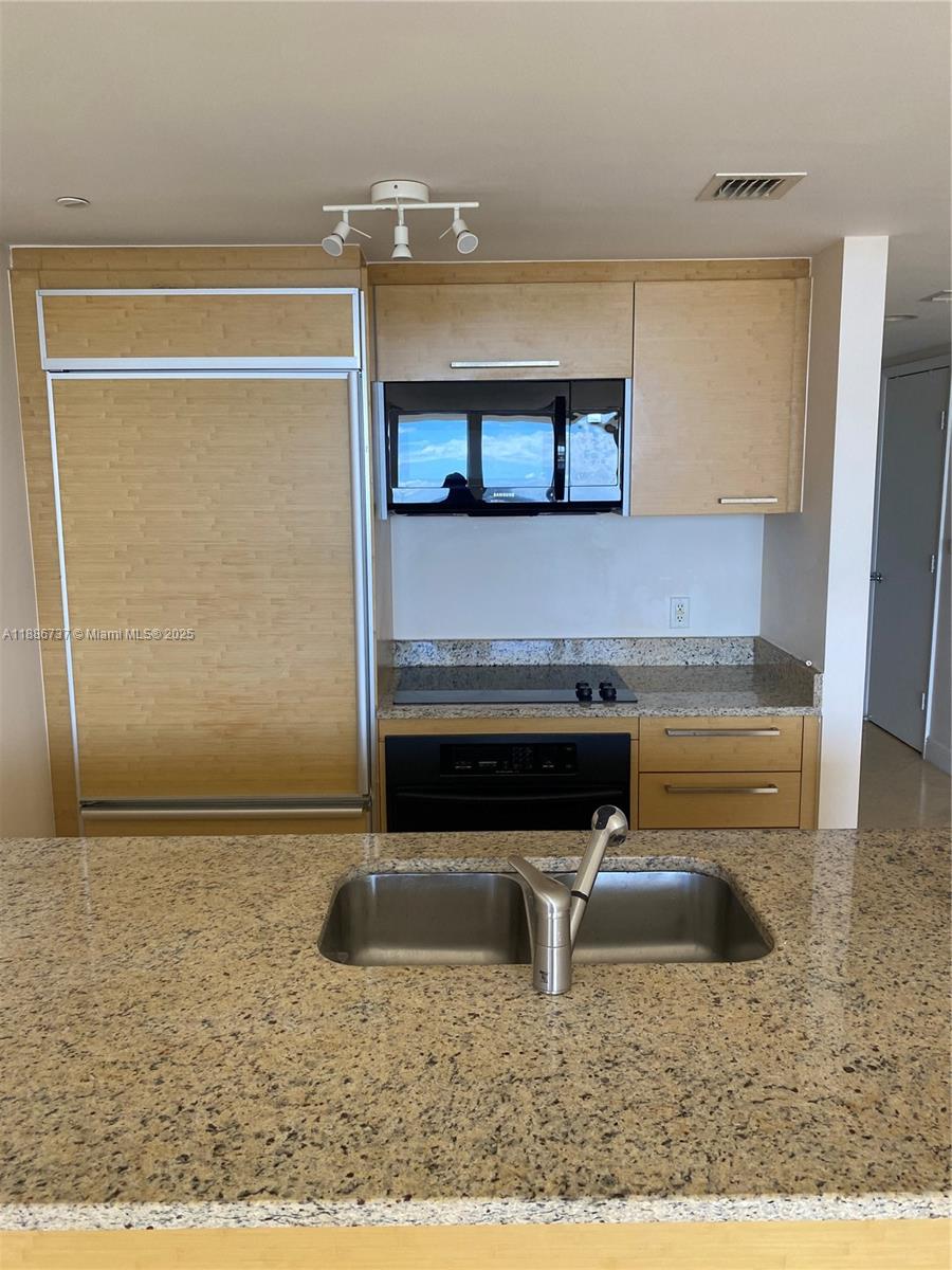 BEACH CLUB THREE CONDO - Residential