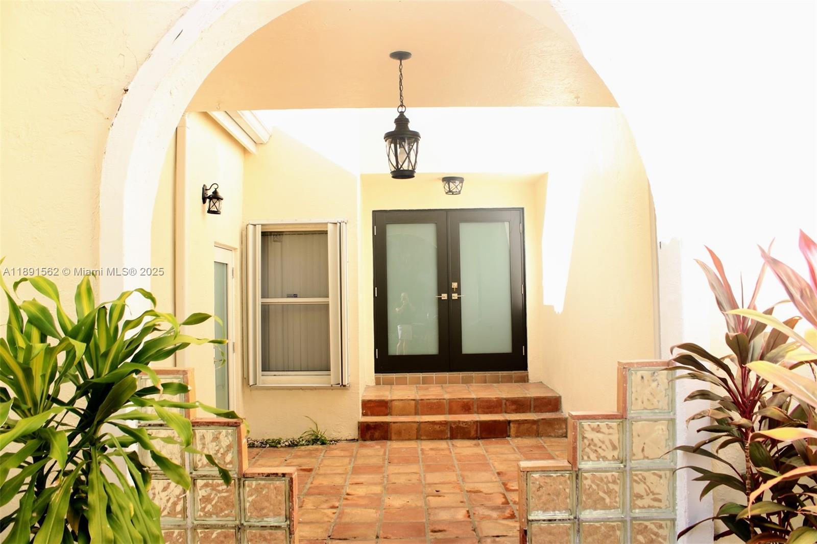 EMBASSY LAKES PHASE II - Residential Lease