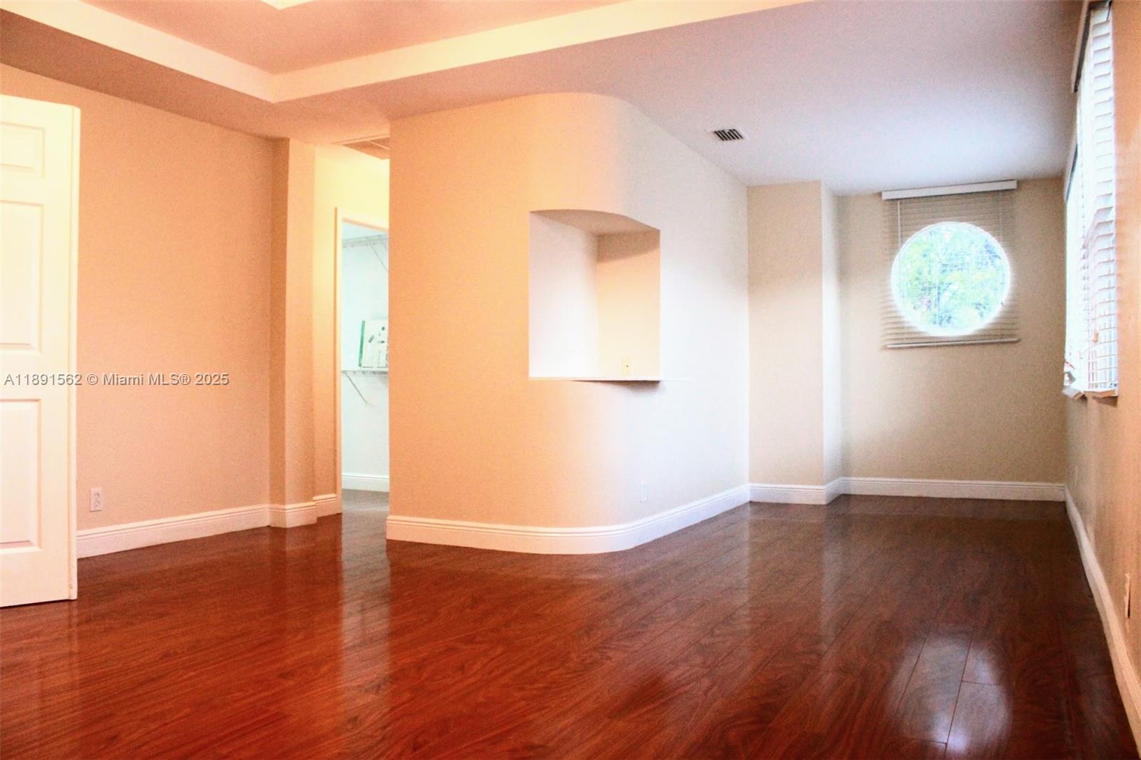 EMBASSY LAKES PHASE II - Residential Lease